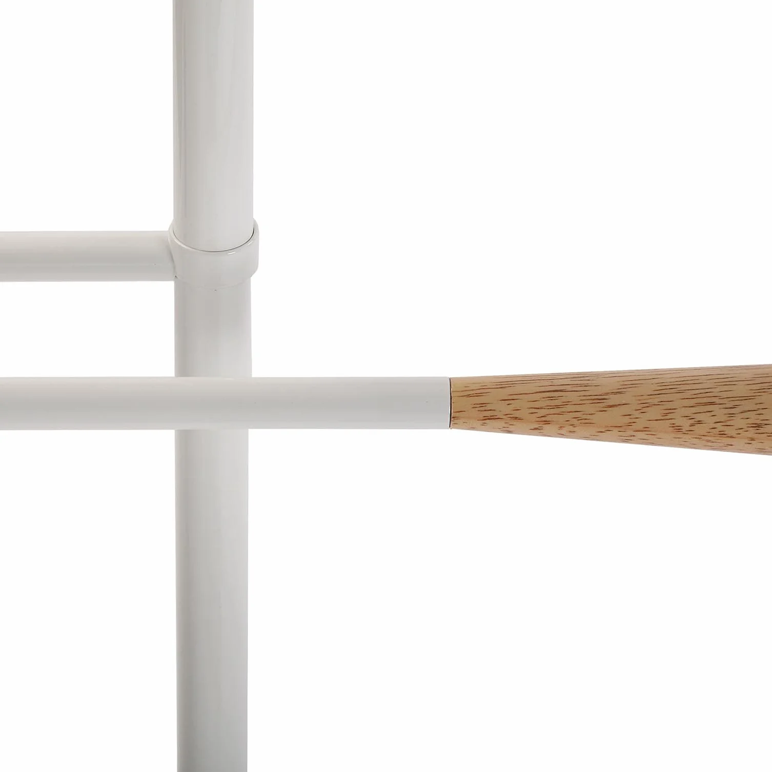 Versa Cham Galán de Noche Moderno Multifuncional con 2 Perchas o Colgadores para Ropa de Hombre o Mujer, Medidas (Al x L x An) 108 x 44 x 25 cm, Metal, Color Blanco y Madera