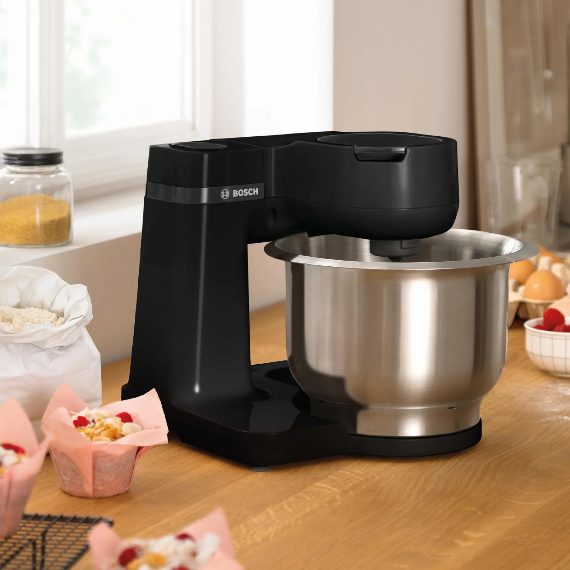 Bosch Robot de cocina MUM Serie 2 MUMS2EB01, cuenco de acero inoxidable de 3,8 L, agitador planetario, gancho para amasar, batidor, batidor de acero inoxidable, 3 discos, 700 W, negro