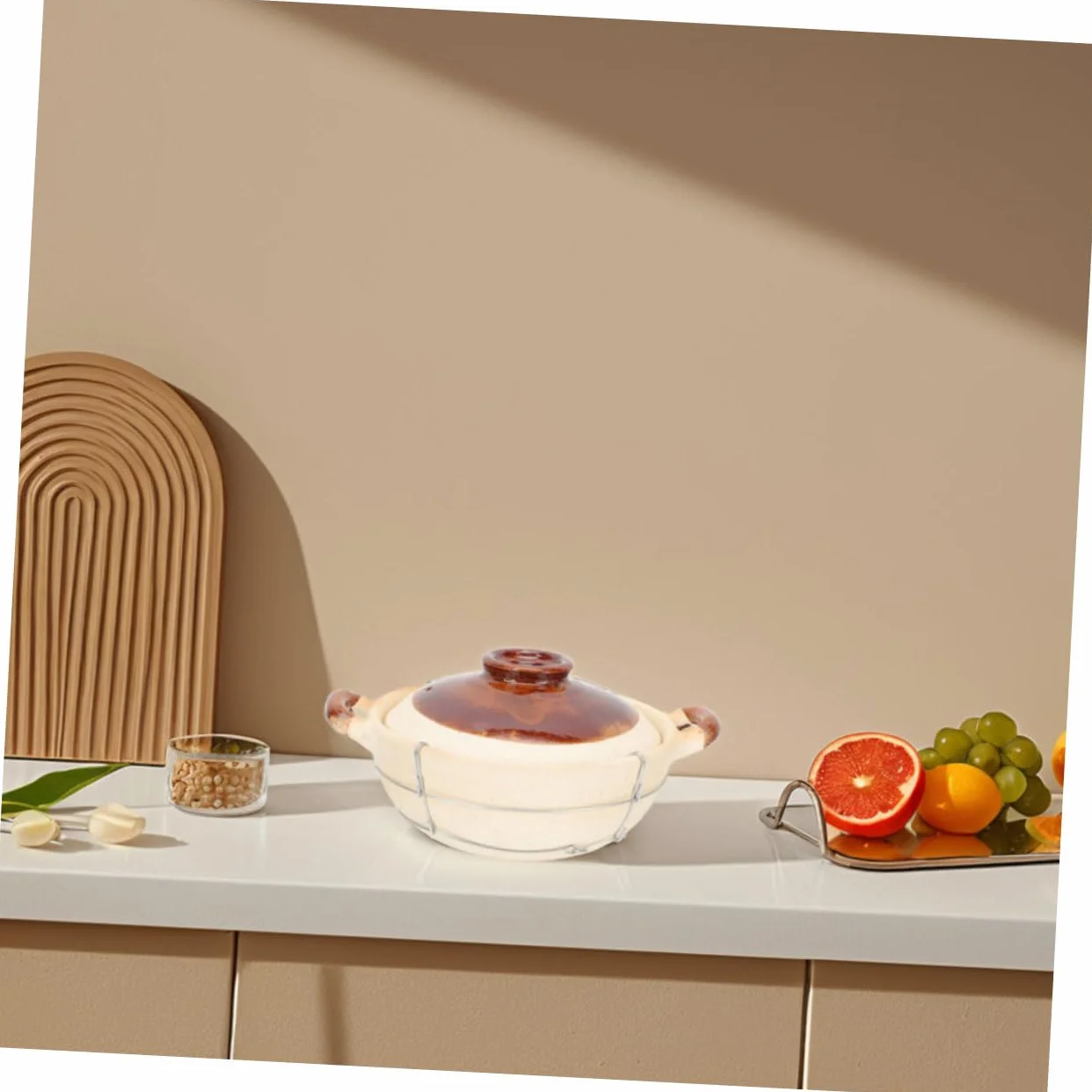 Cazuela de Barro con Asa, 2 Piezas, Beige, para Guisos | Arcilla y Hierro, Resistente a Altas Temperaturas, Diseño Ergonómico del Mango