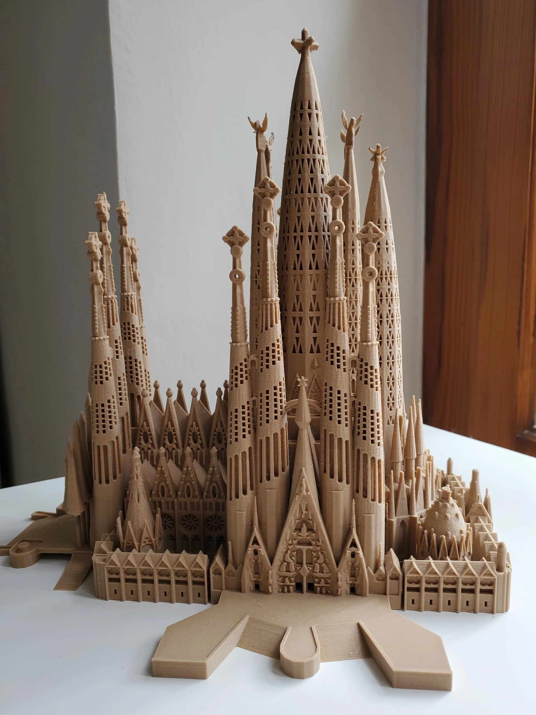Generico Sagrada Familia, Barcelona Landmark Model, Architectural Sagrada Familia Model, Unique Barcelona Souvenir, Artistic Sagrada Model