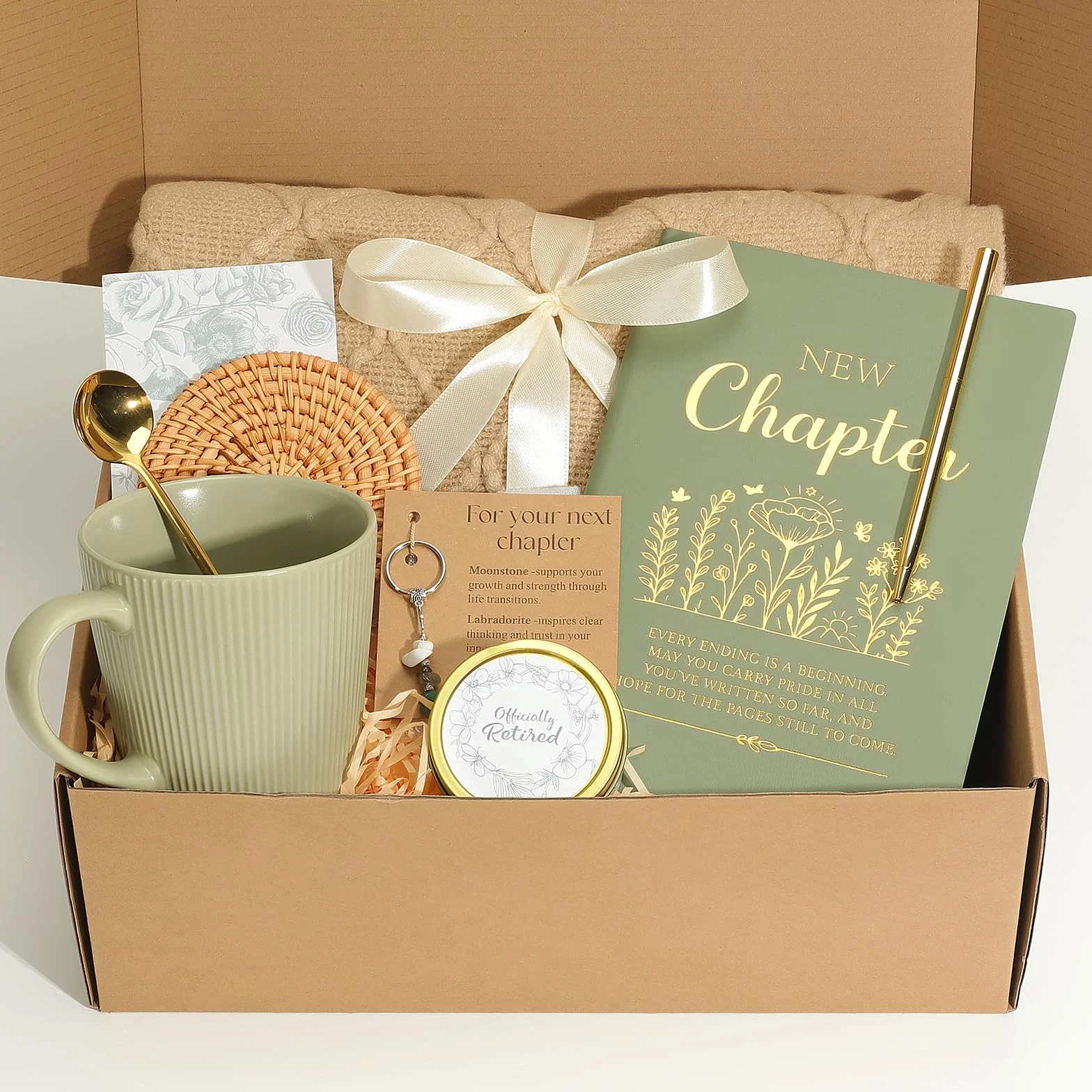 Regalos de jubilación para mujeres, cesta de regalo de jubilación con manta de borlas, taza y cuchara de cerámica, cuaderno y bolígrafo de capítulo, vela, llavero y tarjeta, regalos para