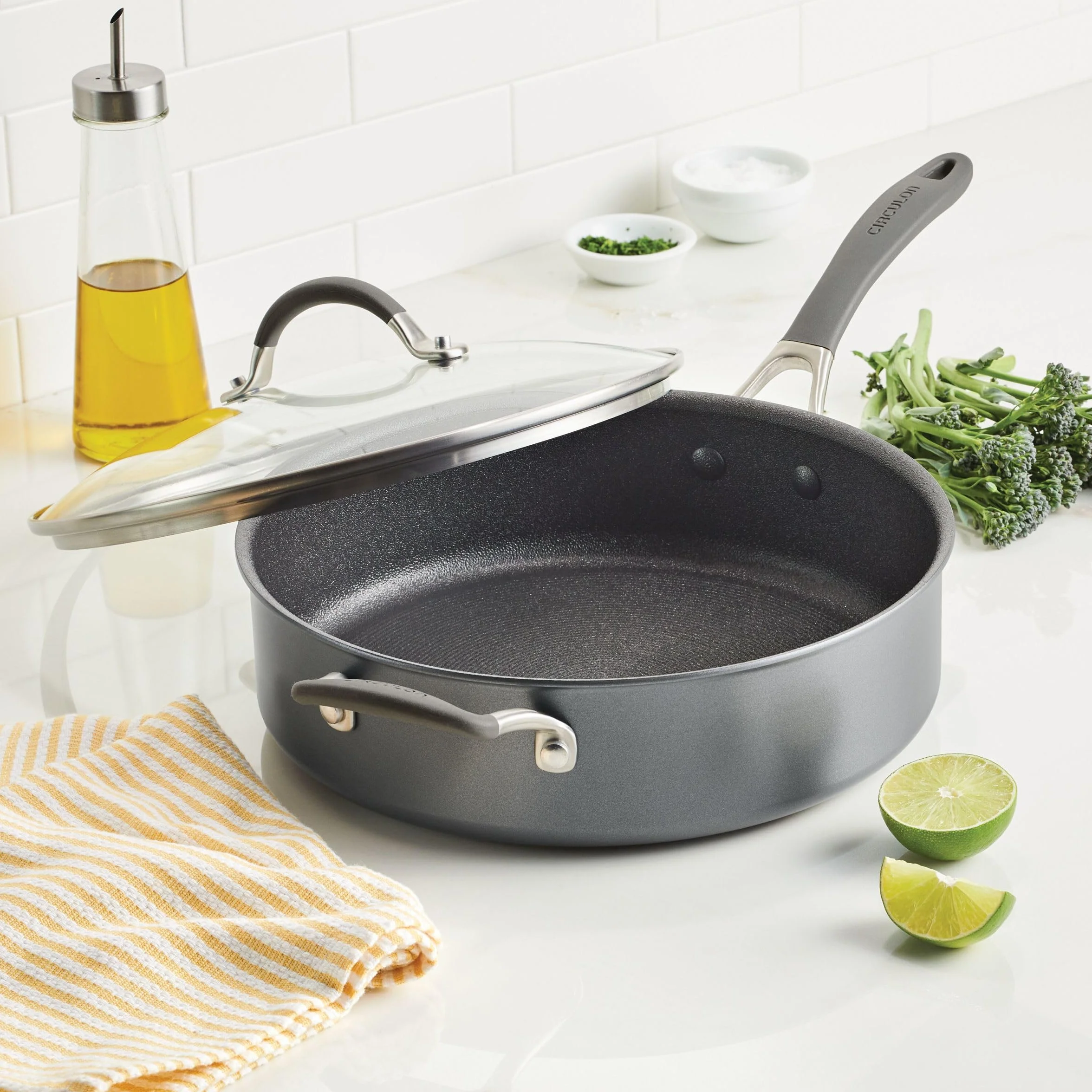 Circulon Scratch Defense - Sartén antiadherente con tapa de 28 cm, 4,7 L, antiadherente, utensilios de cocina antiadherentes, aptos para lavavajillas y horno, acabado de peltre de grafito