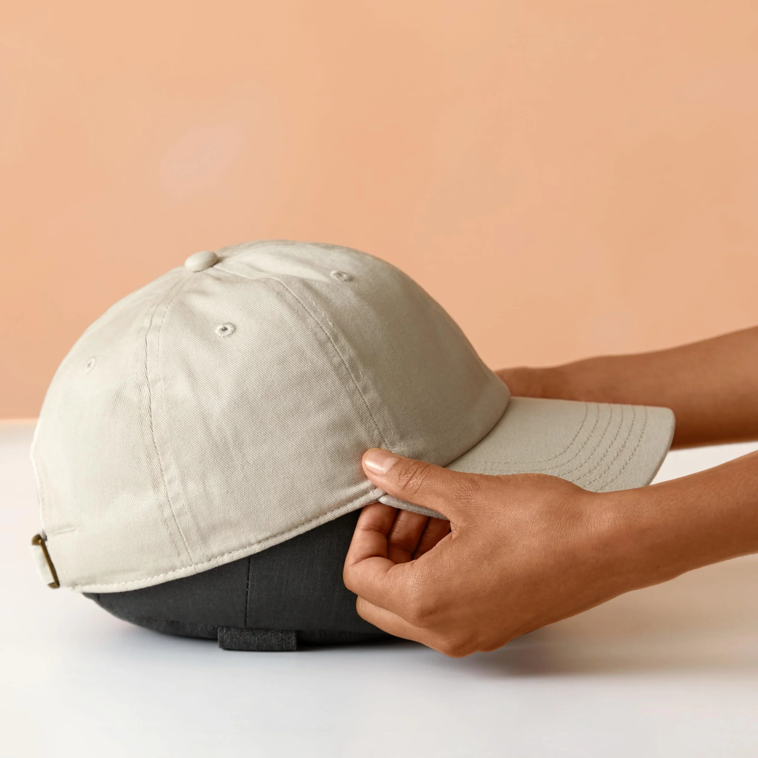 Cricut Hat Press | Placa térmica curva de 12,7 cm x 7,6 cm | Prensa térmica para proyectos de sombreros y gorras | Para usar con vinilo termoadhesivo (HTV), Infusible Ink y sublimación