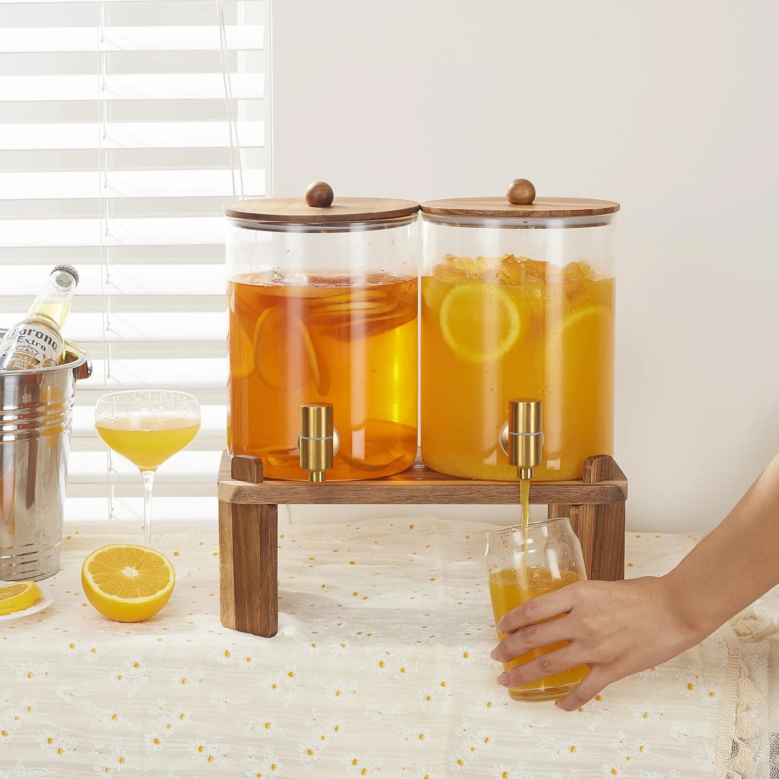 2 dispensadores de bebidas de 1 galón, dispensador de bebidas de vidrio con soporte de madera, dispensadores grandes de bebidas de agua para fiestas con espiga de acero inoxidable, ideal para limonada