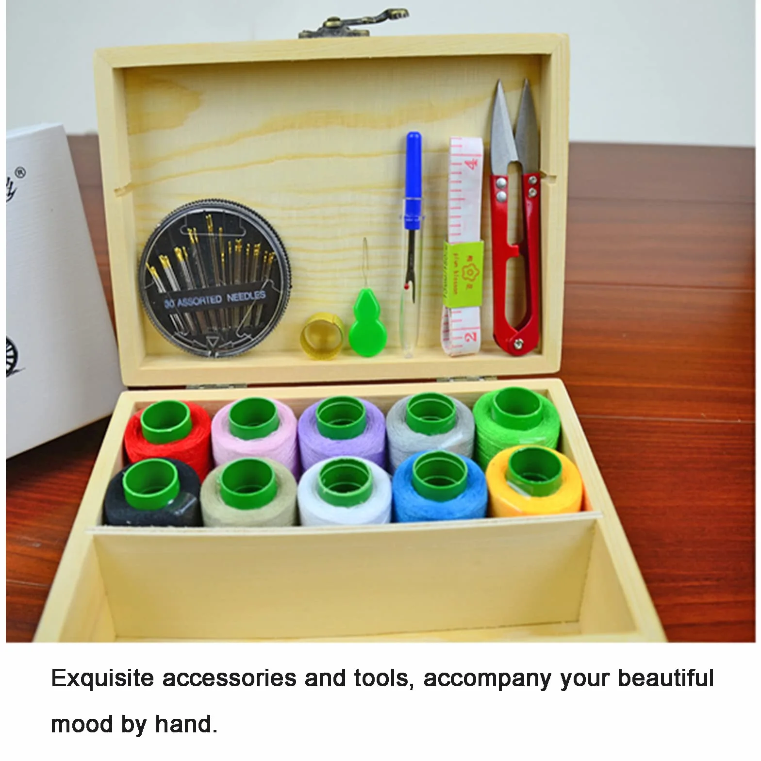 Kit de costura, caja de coser, caja de costura de madera con accesorios, adecuado para principiantes, hombres, mujeres, estudiantes, blanco (color: natural)