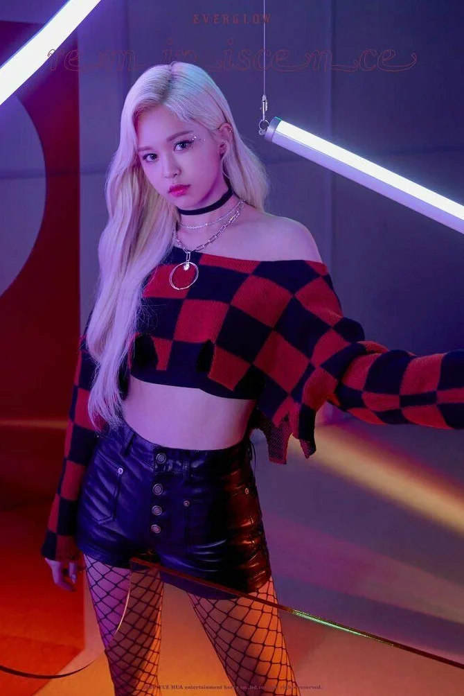 EverGlow 'Reminiscence' 1st Mini Album CD+72p PhotoBook+2p Postcard-Calendar with 1ea Holder+1p PhotoCard+Message PhotoCard Set+Tracking KPOP Seaeled