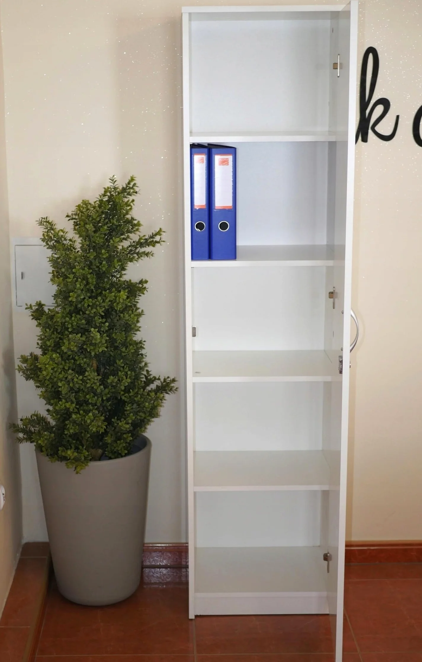 Armario de oficina con cerradura, estantería para libros, estantería de oficina con 1 puerta y 5 compartimentos, armario universal para oficina y hogar, 180 x 44,5 x 35 cm (blanco)