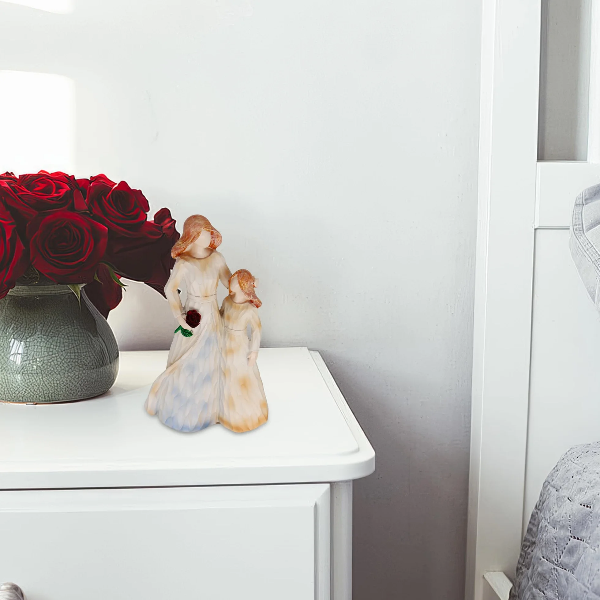 Figuras Creativas Madre e Hija: Madre sosteniendo Flores y Mano de la Niña, Regalo para Día de la Madre y Navidad