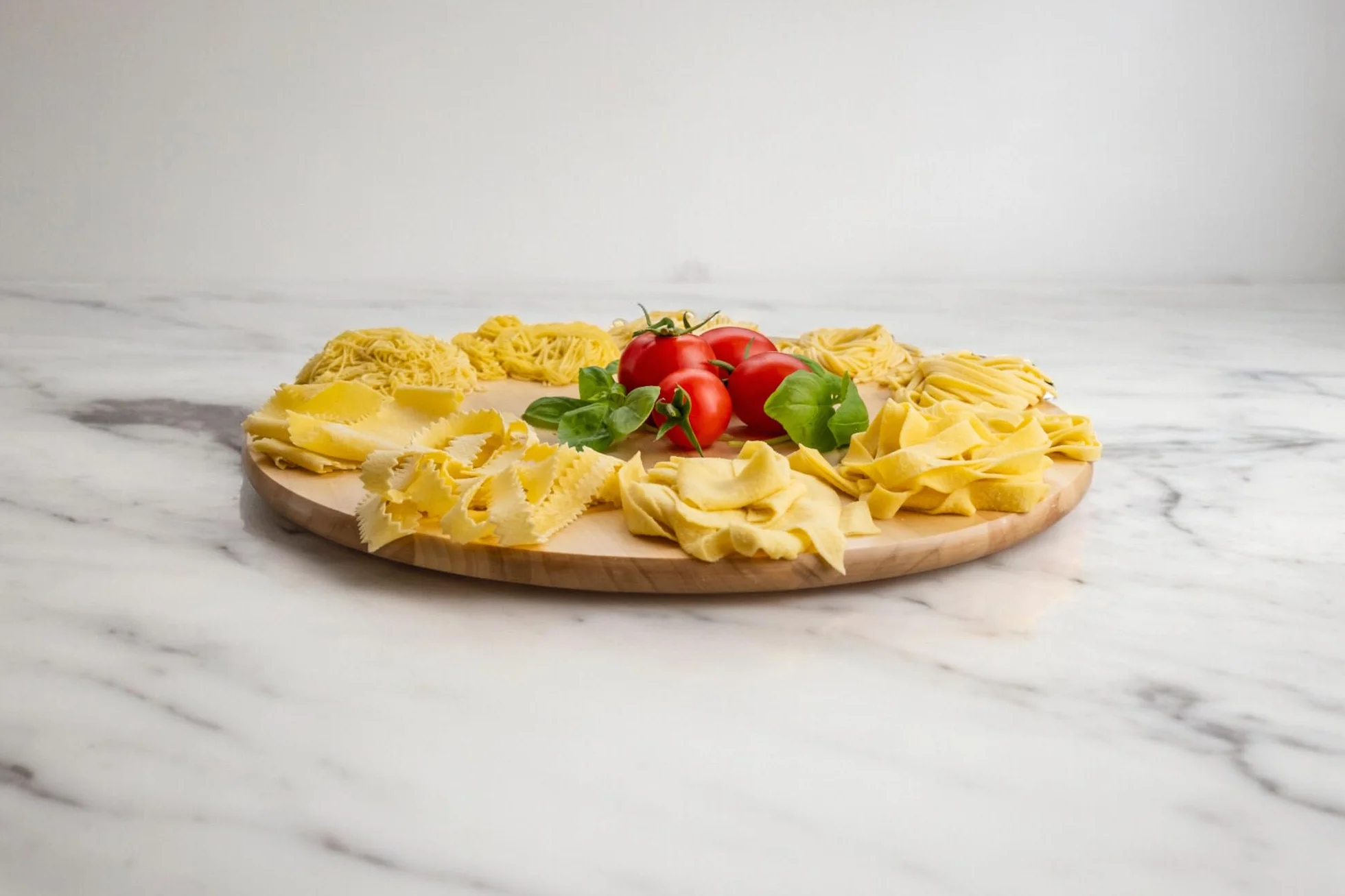 mperia IPASTA Línea Imperia. Máquina para pasta 100% fabricada en Italia. Máquina para pasta fresca de acero. Laminadora manual con manivela para lasaña, tagliolini y fettuccine. Cromada.
