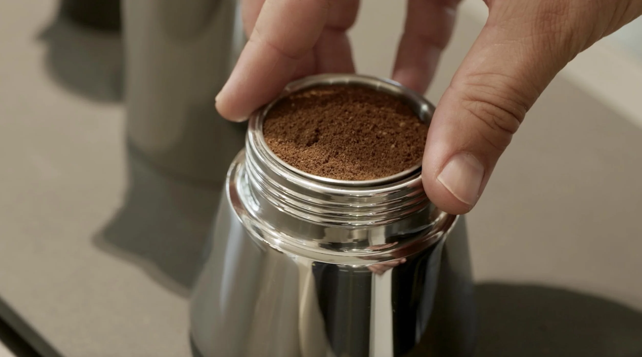 VIA CREMA MOKA DE ACERO INOXIDABLE - Jarra de Espresso de 4/6 Tazas [200/300 ml] (4 Tazas / 200ML)