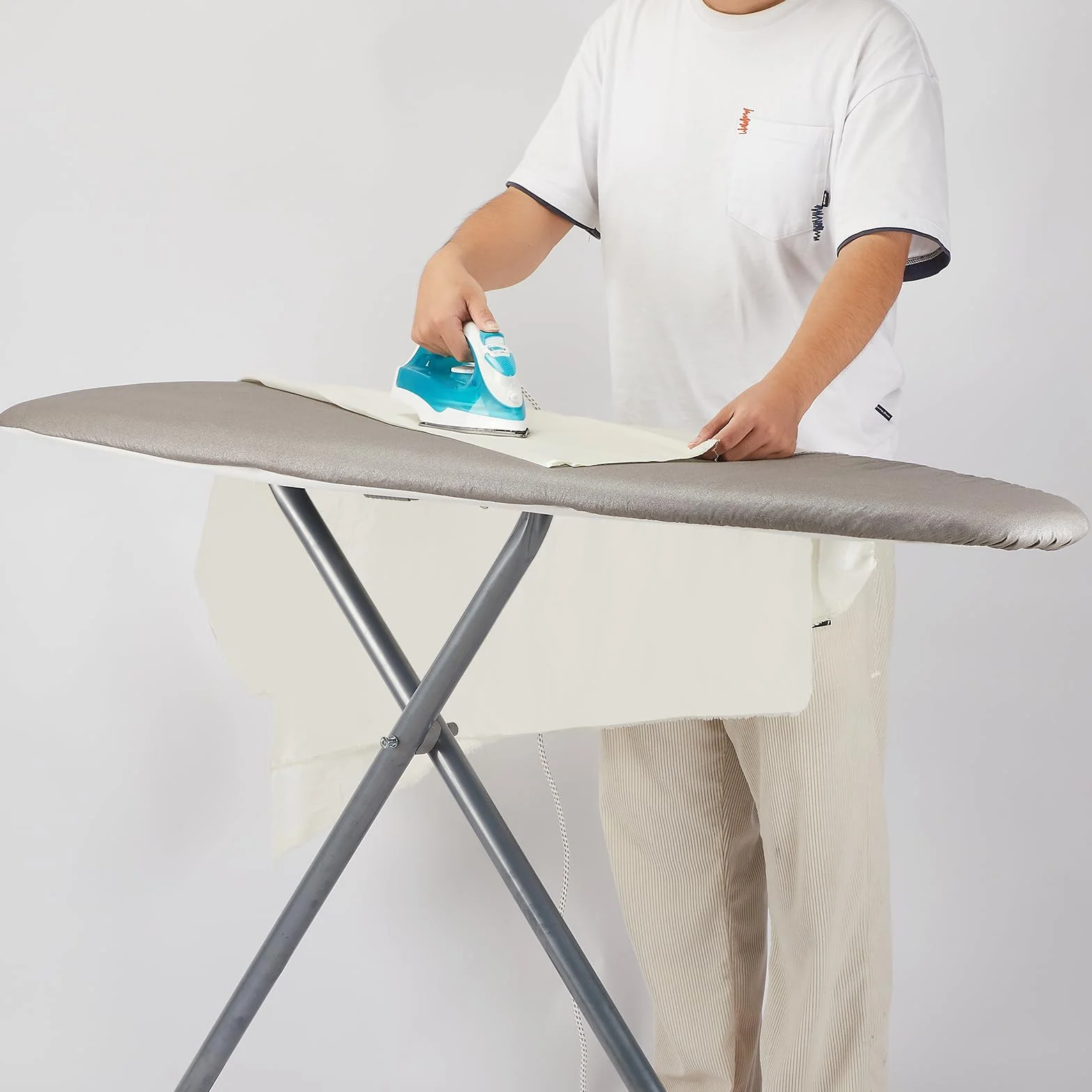 BNDX Funda De Silicona Para Tabla Planchar, Revestimiento, Acolchado Resistente a Las Quemaduras, Extra Grueso Y Resistente, 4 Capas, Borde Elástico 2 Pulgadas, Hebillas Clic