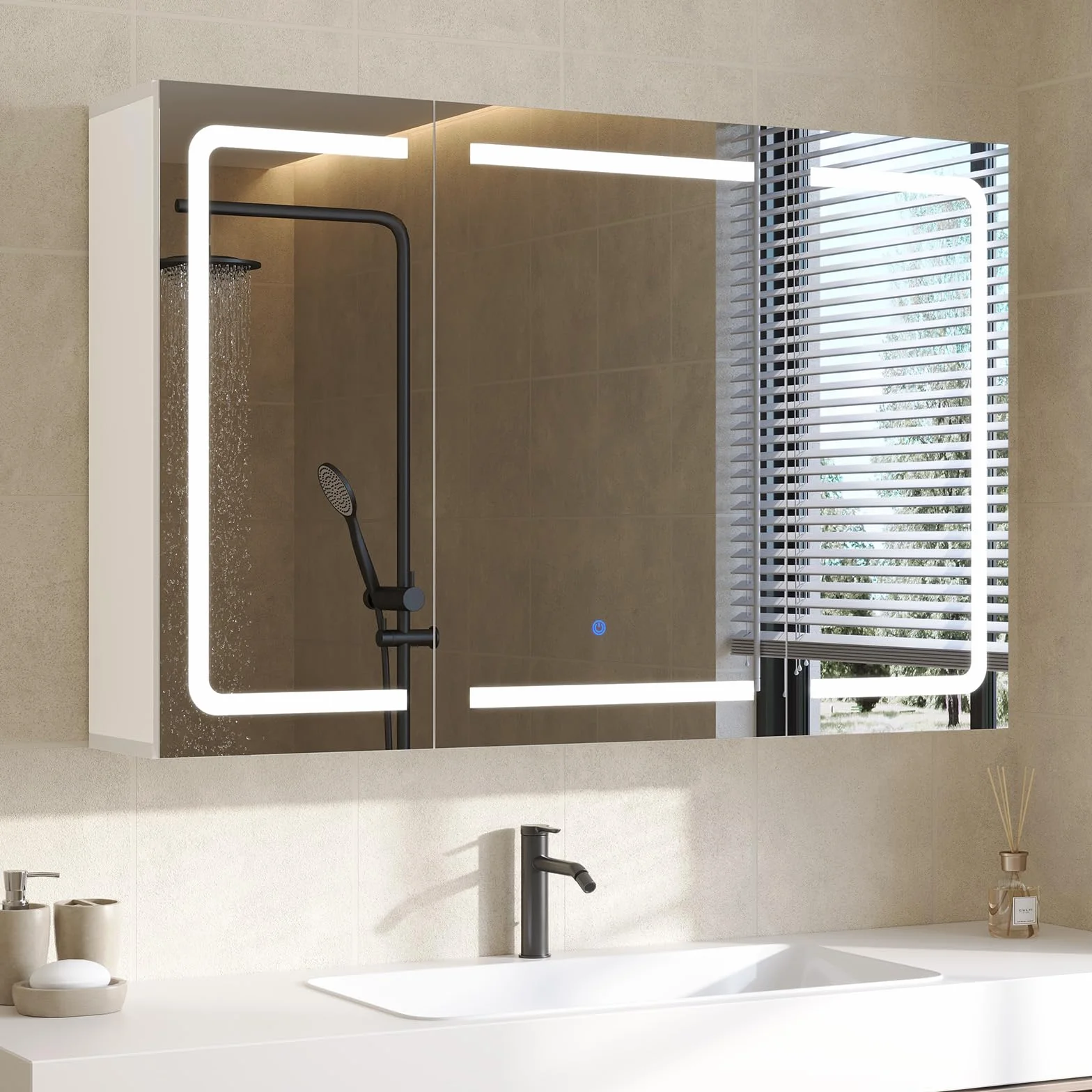 DICTAC Armario con Espejo,iluminación LED y Enchufe Armario Baño de Pared con 3 Puertas Espejo,Mueble Baño de Pared con Espejo y Estantes Ajustable,Mucho Espacio de Almacenamiento,90x60x16cm, Blanco