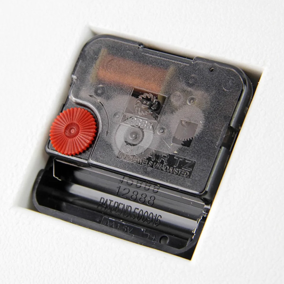 DECHOUS Reloj de Pared Moderno Termómetro y Higrómetro Diseño Retro Elegante Números Grandes y Movimiento de Cuarzo Silencioso para Salón Dormitorio y Oficina Marco Negro y Agujas
