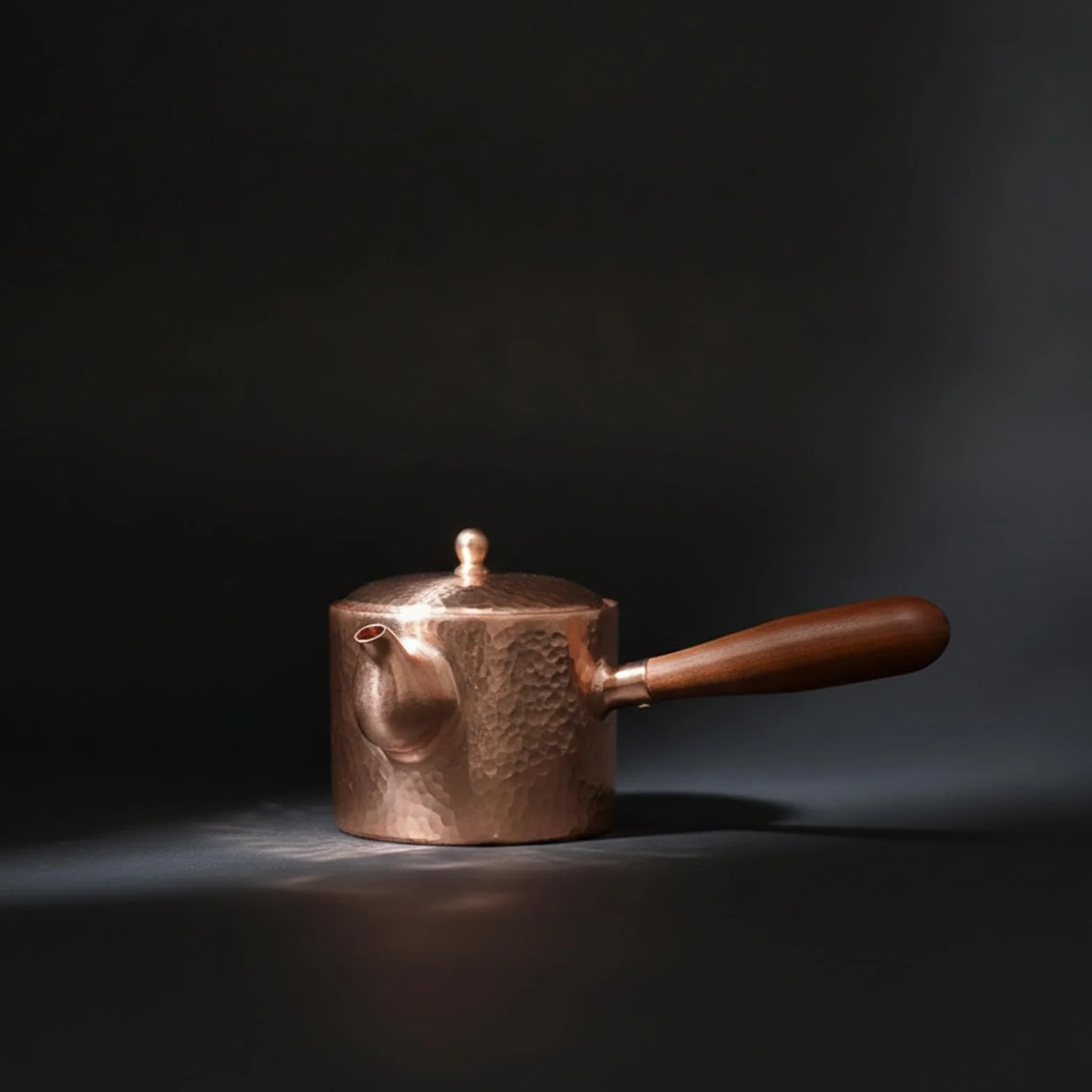 Tetera Cobre Estilo Clásico Tetera con Tapa Compacto Hervidor para Aficionados l Té, Mango De Madera