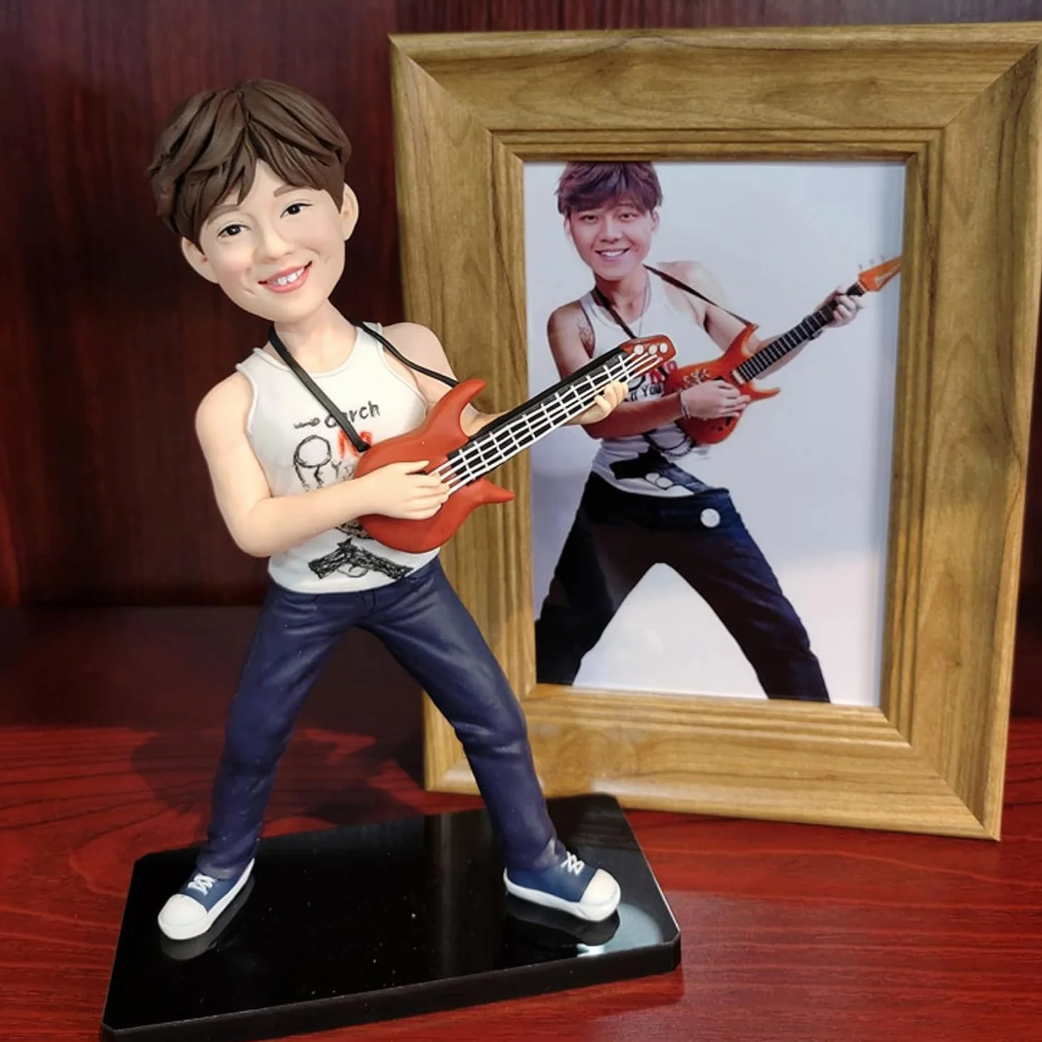 Figura Personalizada de Cabeza de Onda - Bobble-Head Totalmente Personalizado para Adultos por Artista