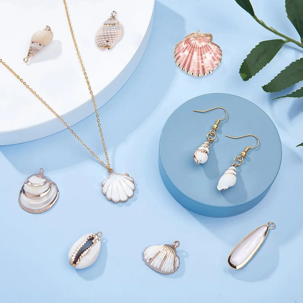 SUNNYCLUE 1 caja de 10 conchas cauris blancas naturales de 2 estilos para hacer collares, pulseras, pendientes