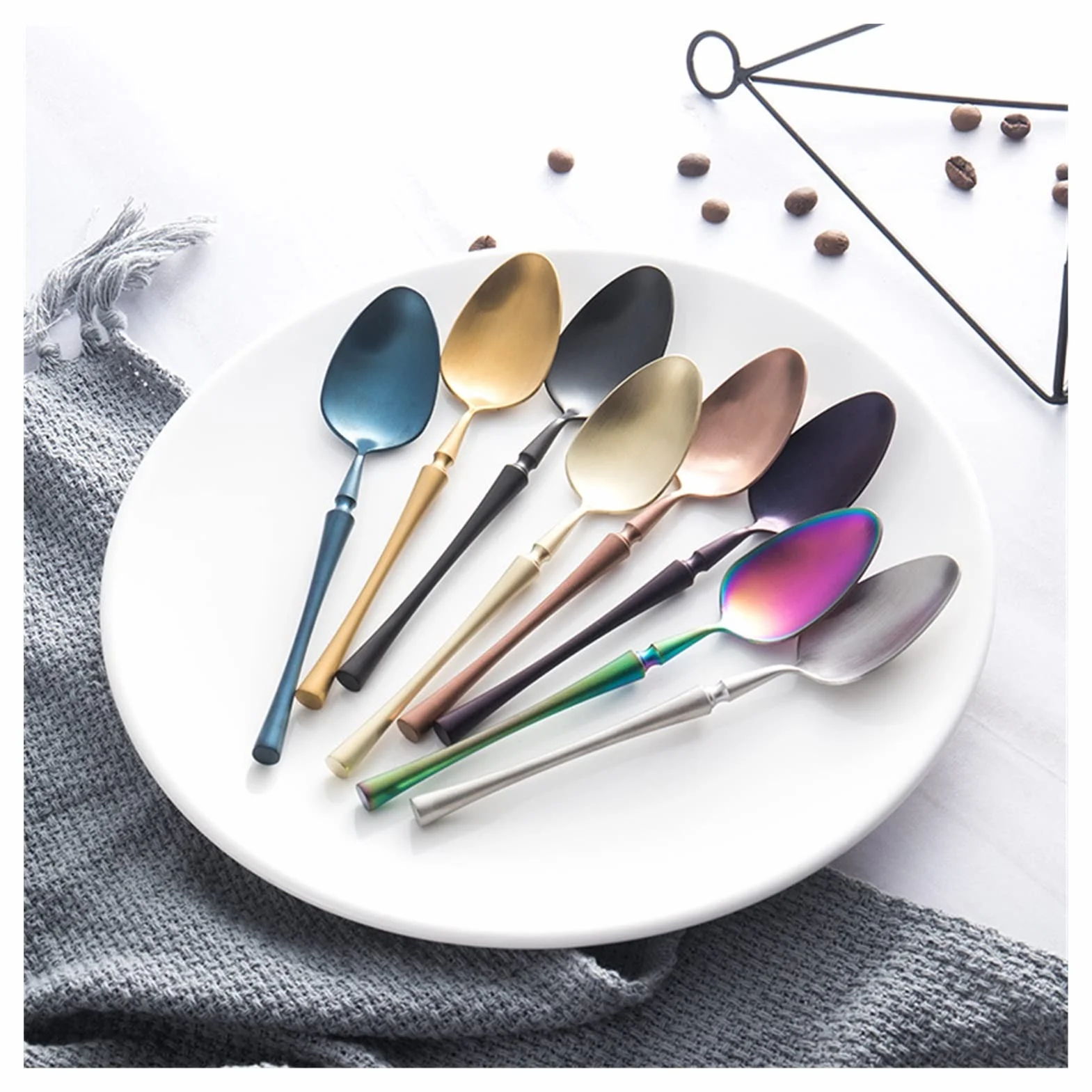 Genérico Juego De Cubiertos De Acero Inoxidable, Cubiertos para Fiestas De 24 Piezas, Cubiertos para Banquetes De Boda, Cuchillo, Tenedor Y Cuchara De Acero Inoxidable Duraderos