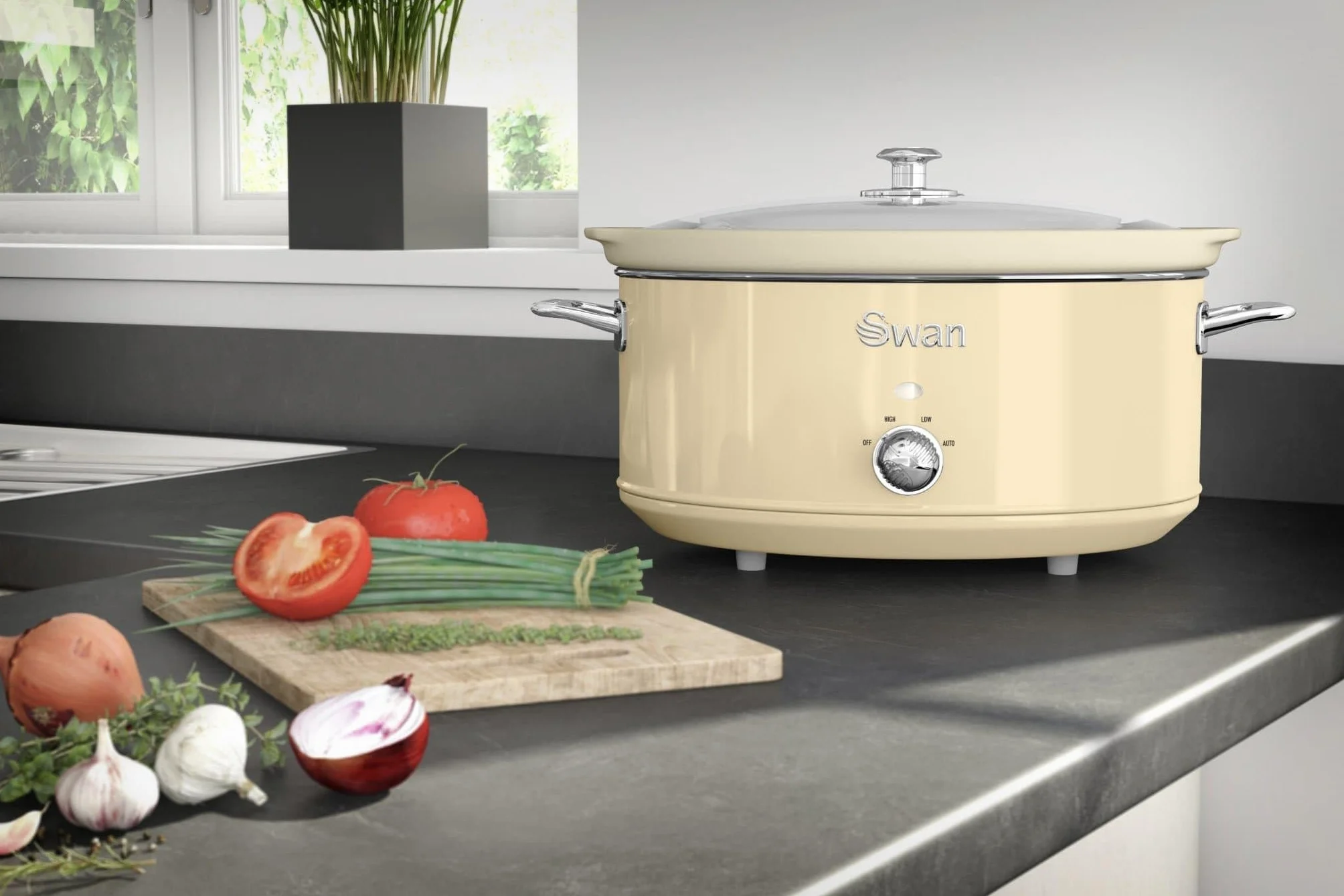 Swan Retro SF17031CN Slow Cooker 6,5L 320W Cerámica Antiadherente Libre PFOA y PTFE 3 Niveles Temperatura Tapa Vidrio Crema