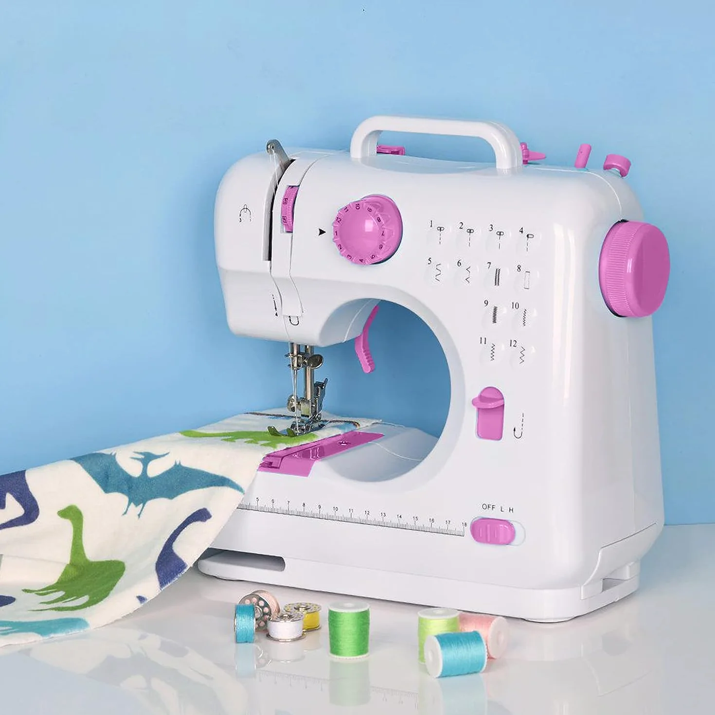 Máquina de Coser, 12 Puntadas Maquina de Coser Niña, Automático Pespunte Doble Hilo Portátil Maquina de Coser Manual para el Hogar con Dos Velocidades y Luz LED, para Adultos Niños (Rosa)