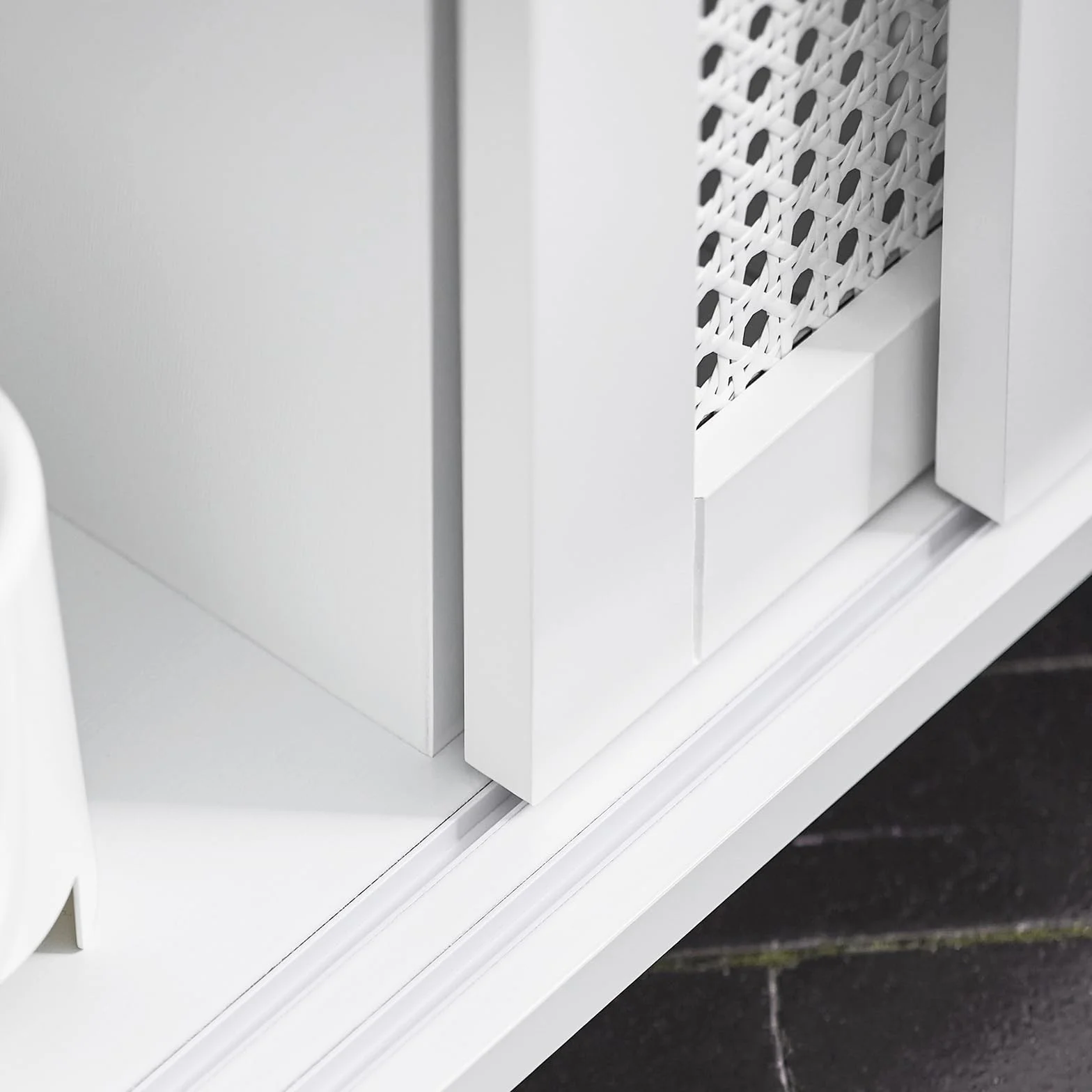 SoBuy Mueble de Baño Estrecho con Ruedas y Estantes Ajustables 20x70x65 cm | Armario Móvil Multifunciona, Almacenaje para Papel Higiénico – Mueble Auxiliar de Baño de Madera, Blanco, BZR119-W