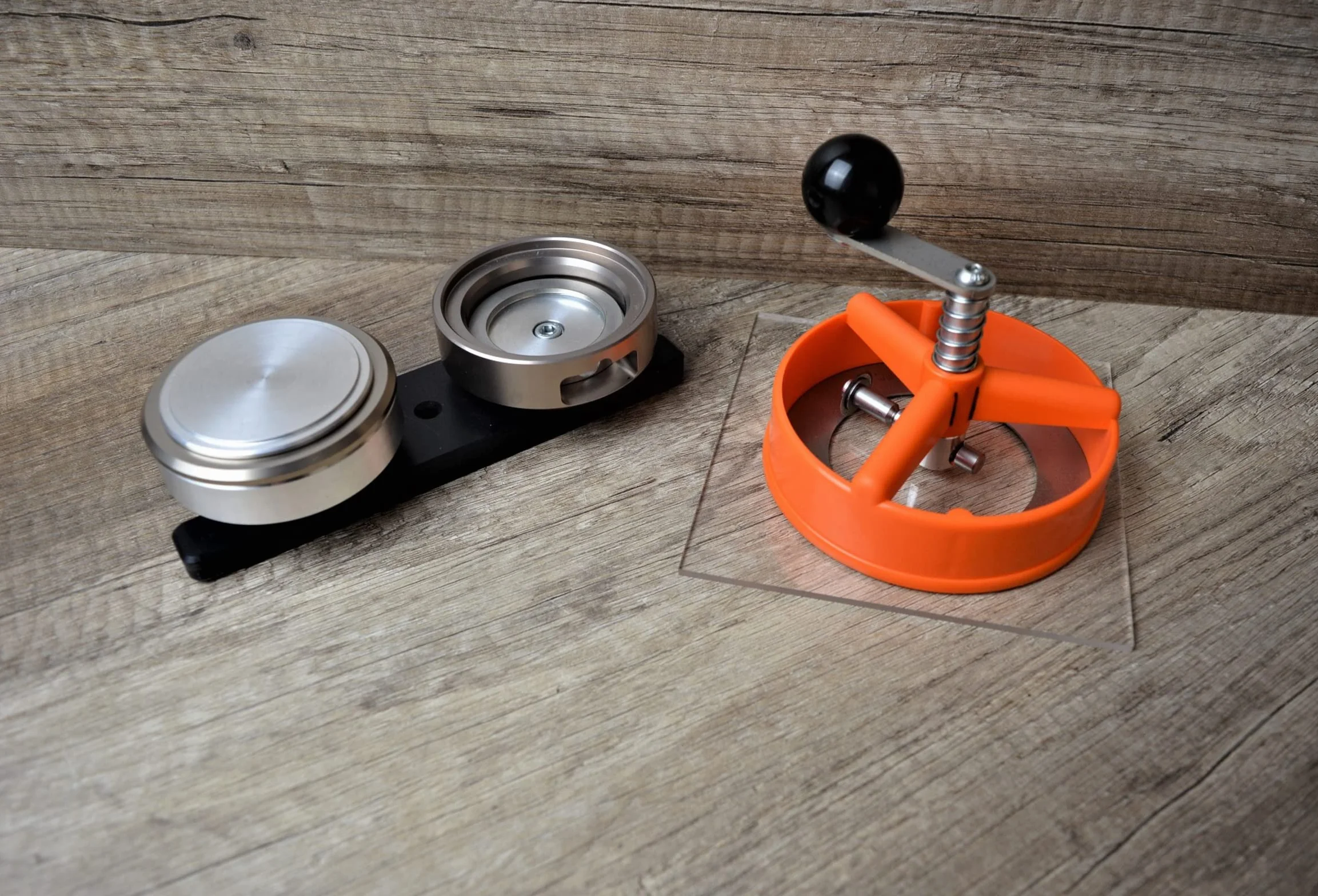 58mm Micro Badge Maker Kit con - 250 componentes de metal - cortador de círculo - troquel intercambiable | 38mm | 45mm | 58mm | Máquina de metal sólido de la insignia