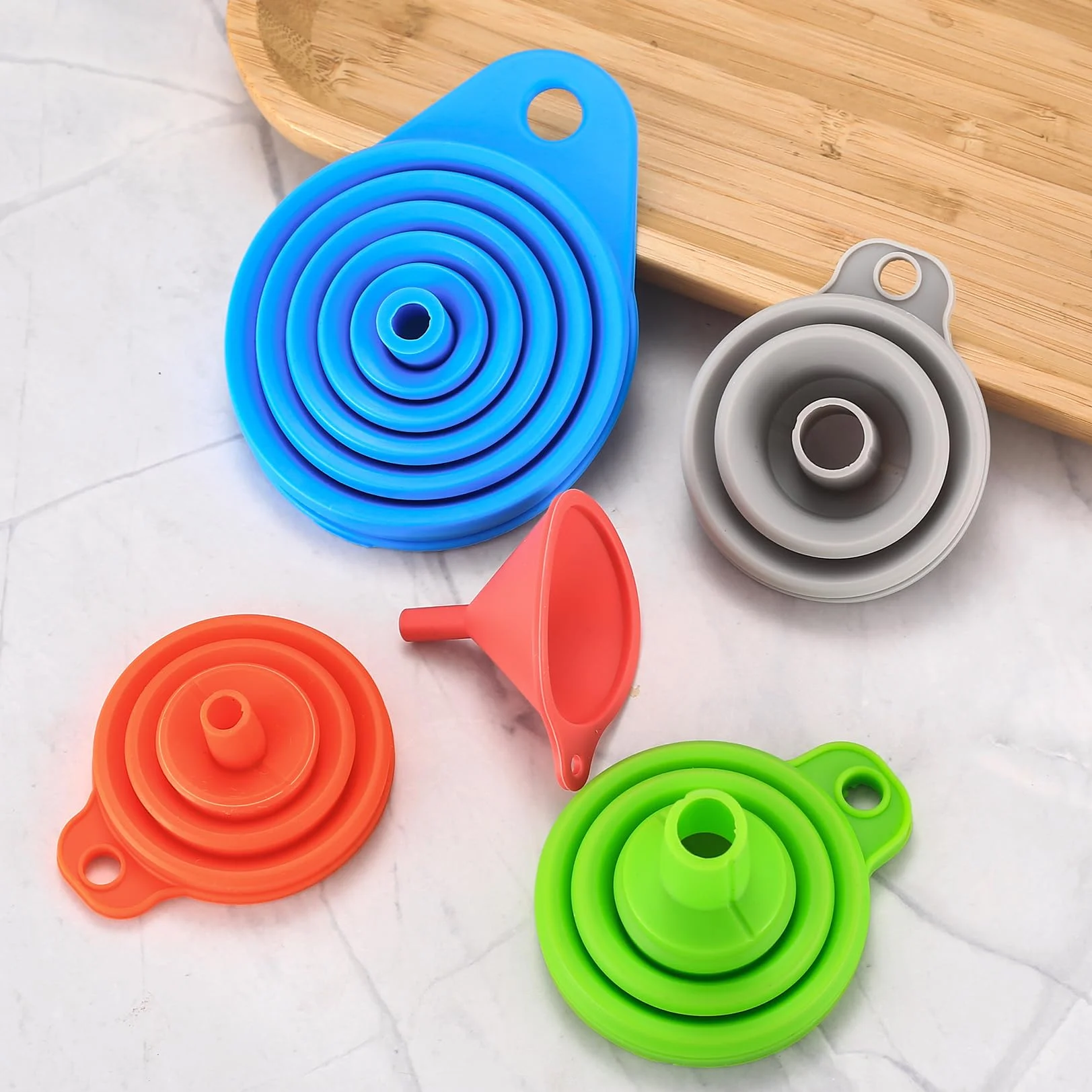 Embudo Plegable de Silicona 5 Piezas para Cocina, Transferencia de Líquidos - Pequeño/Mediano/Grande, 5 Colores