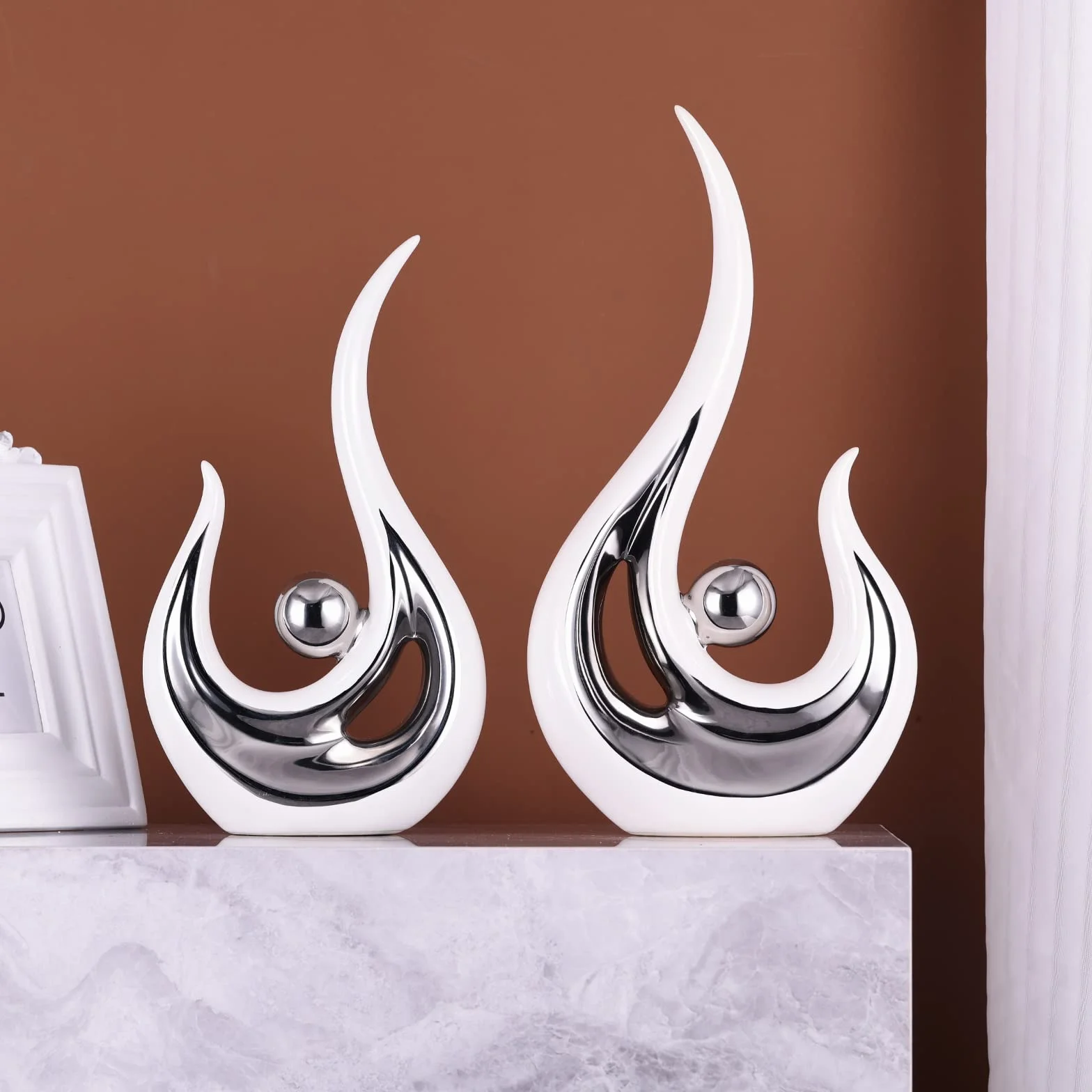 XMGZQ Blanco Plata Estatua de Cerámica,Modernos Escultura de Arte Abstracta,Objetos Decoraciones,Centros Decorativos de Mesa,Figura Decorativa,Juego de 2,Deco para Oficina,Mesa