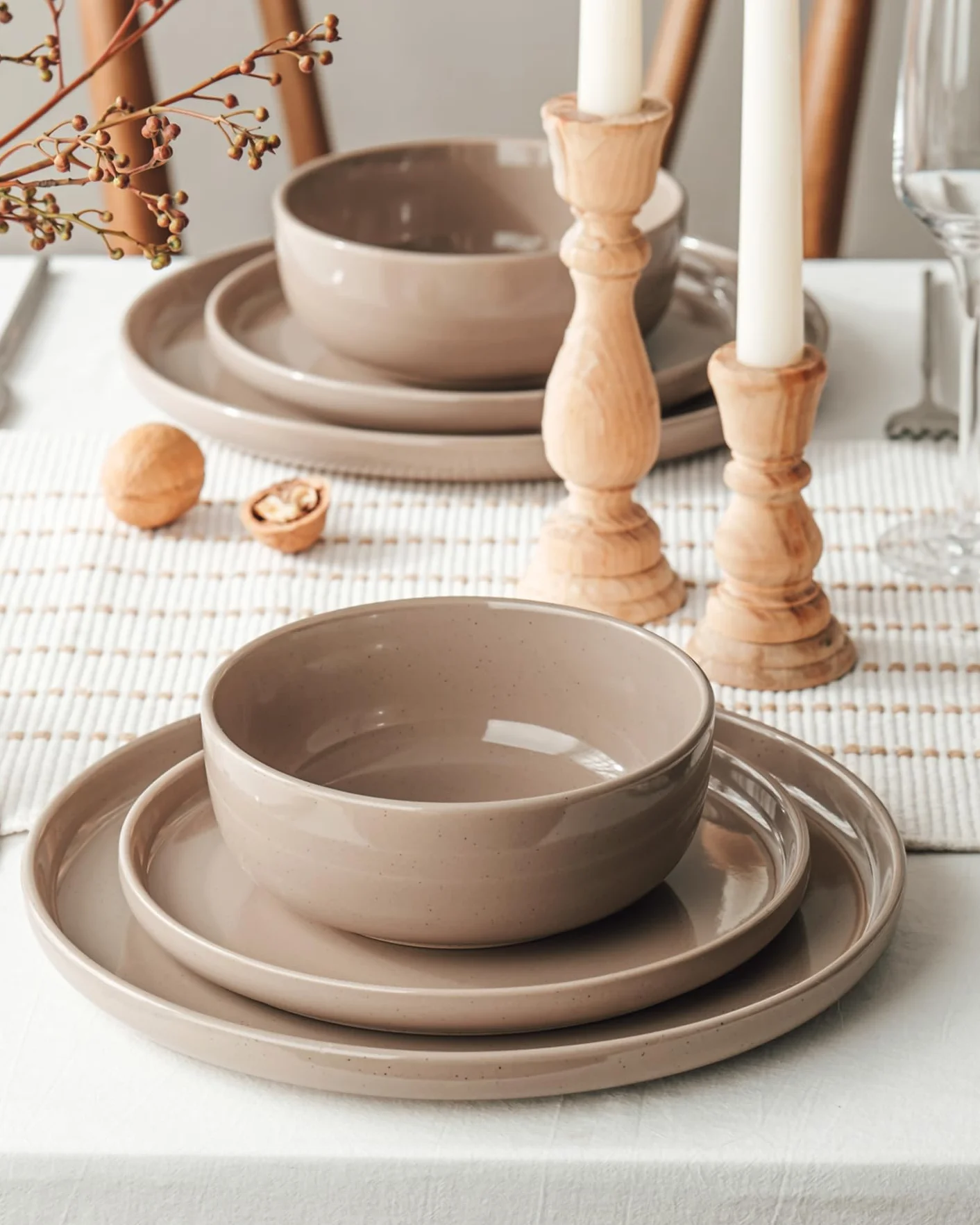 Richmount Milkyway vajilla de 12 piezas, platos y cuencos, canela marrón | Juego de vajilla de cerámica con platos llanos, platos de postre y cuencos para desayuno, apto para microondas y lavavajillas