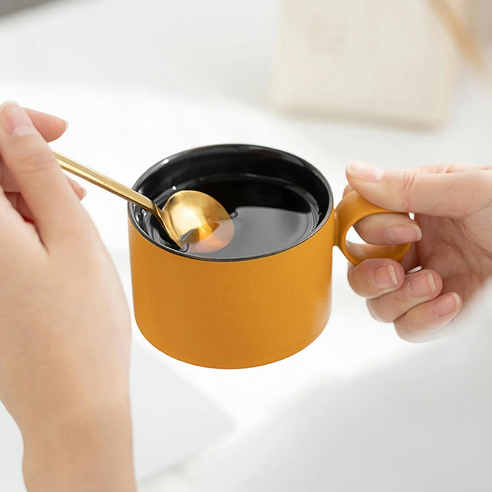 CAPIJIONG Juego de taza de café y plato de cerámica para pareja con cuchara, taza de agua de marca de té de la tarde, caja de regalo premium, (verde) versión corta -130ml/4.5oz