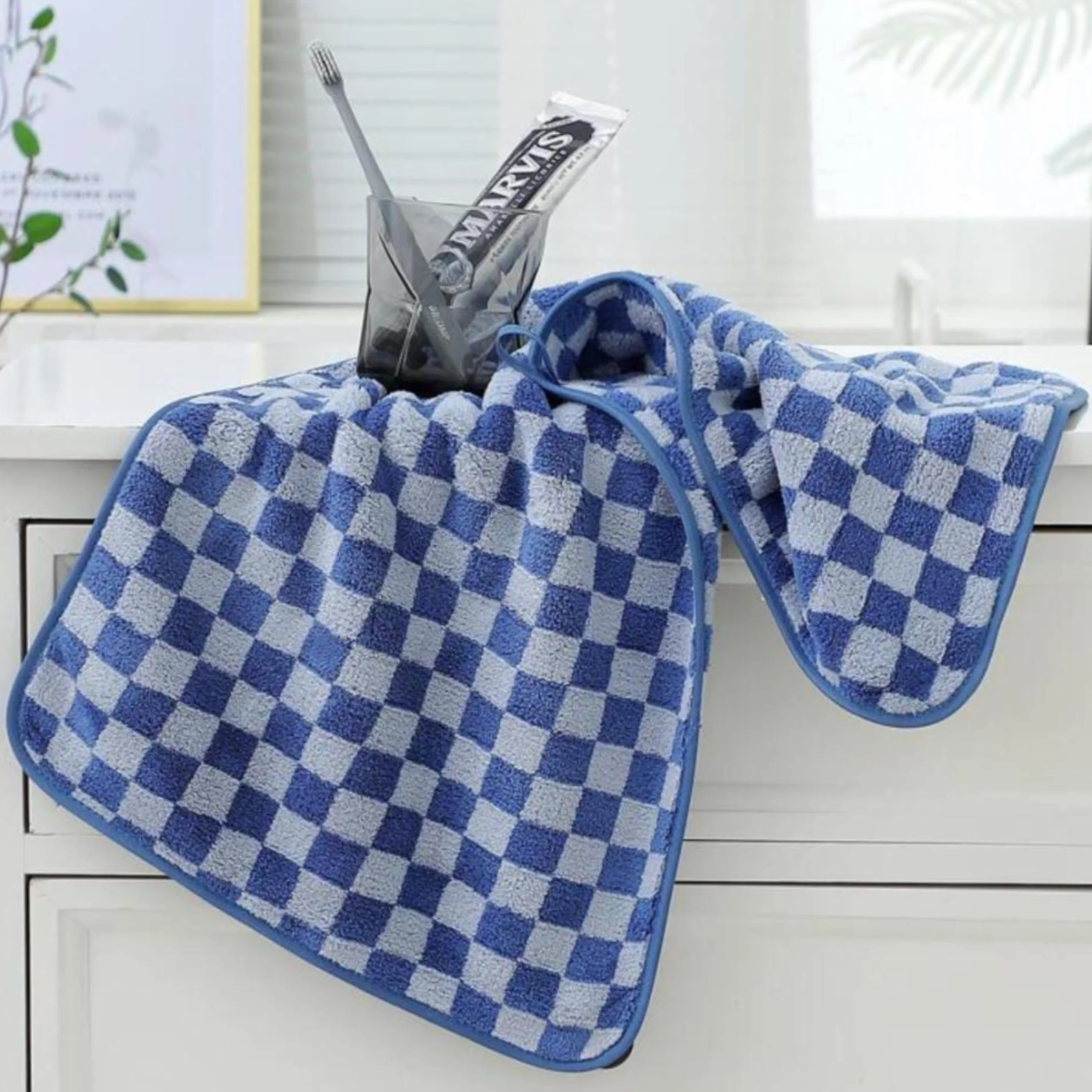 MAXOSHINE Toallas de microfibra para baño, toalla de baño a cuadros para hombres y mujeres, toalla de forro polar coral suave con gancho, secado rápido, súper absorbente, 70 x 140 cm (azul oscuro, 1