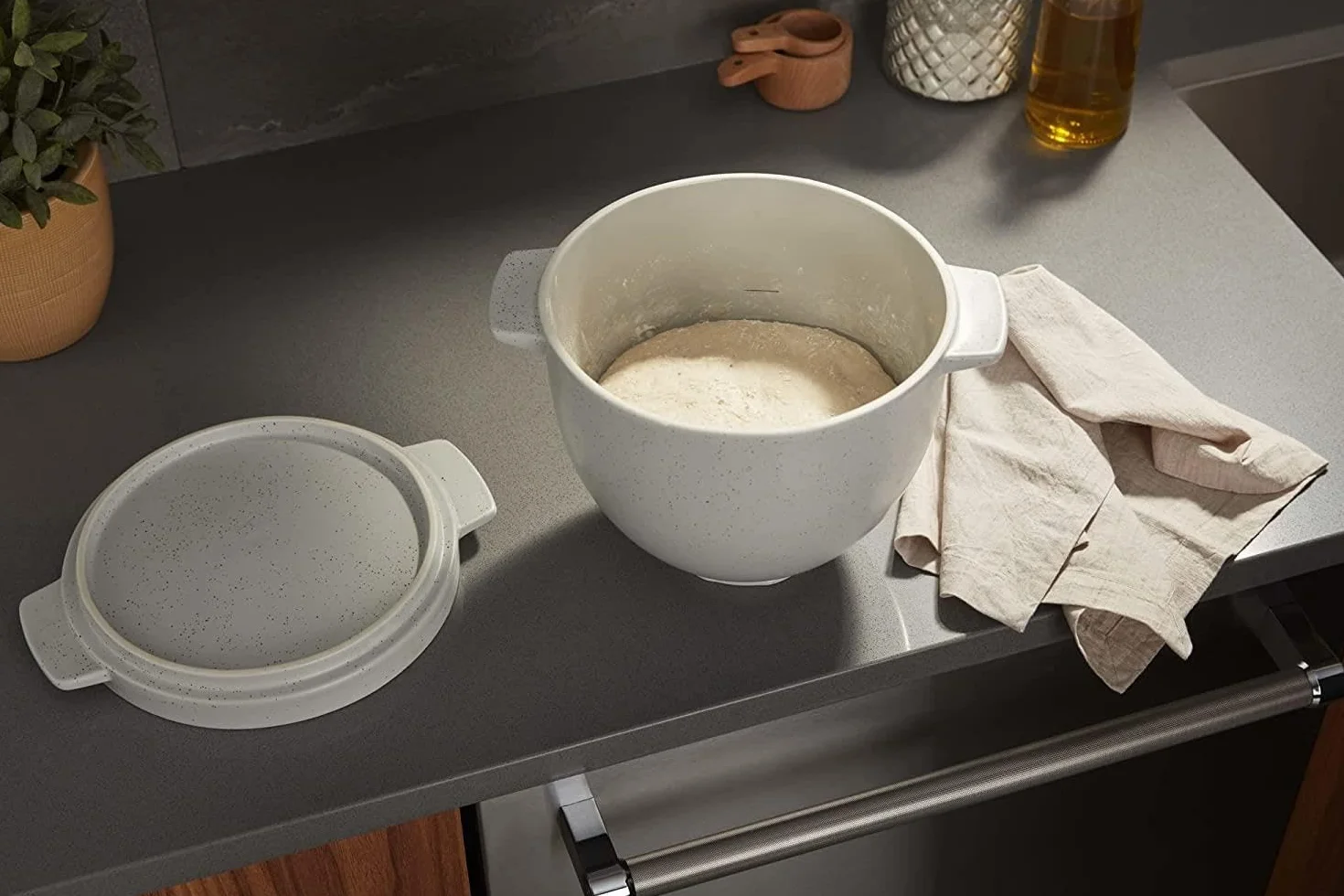 KitchenAid Bol para Pan con Tapa de Horneado para Batidoras, Mezcla, Fermentación y Horneado en Uno, Bol de Cerámica Apto para Horno con Tapa