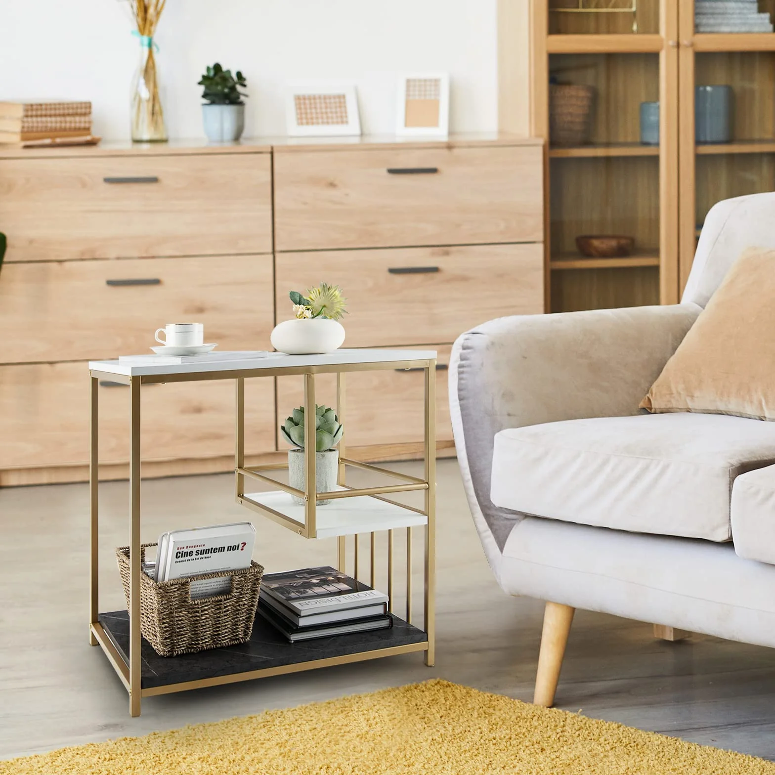 COSTWAY Mesa Auxiliar Blanca, Mesa con 3 Niveles y Estructura en Acero Pintada Dorada, Mesita Moderna para Salón Dormitorio, Fácil de Montar, Mármol y Oro 60 x 40 x 60,5 cm