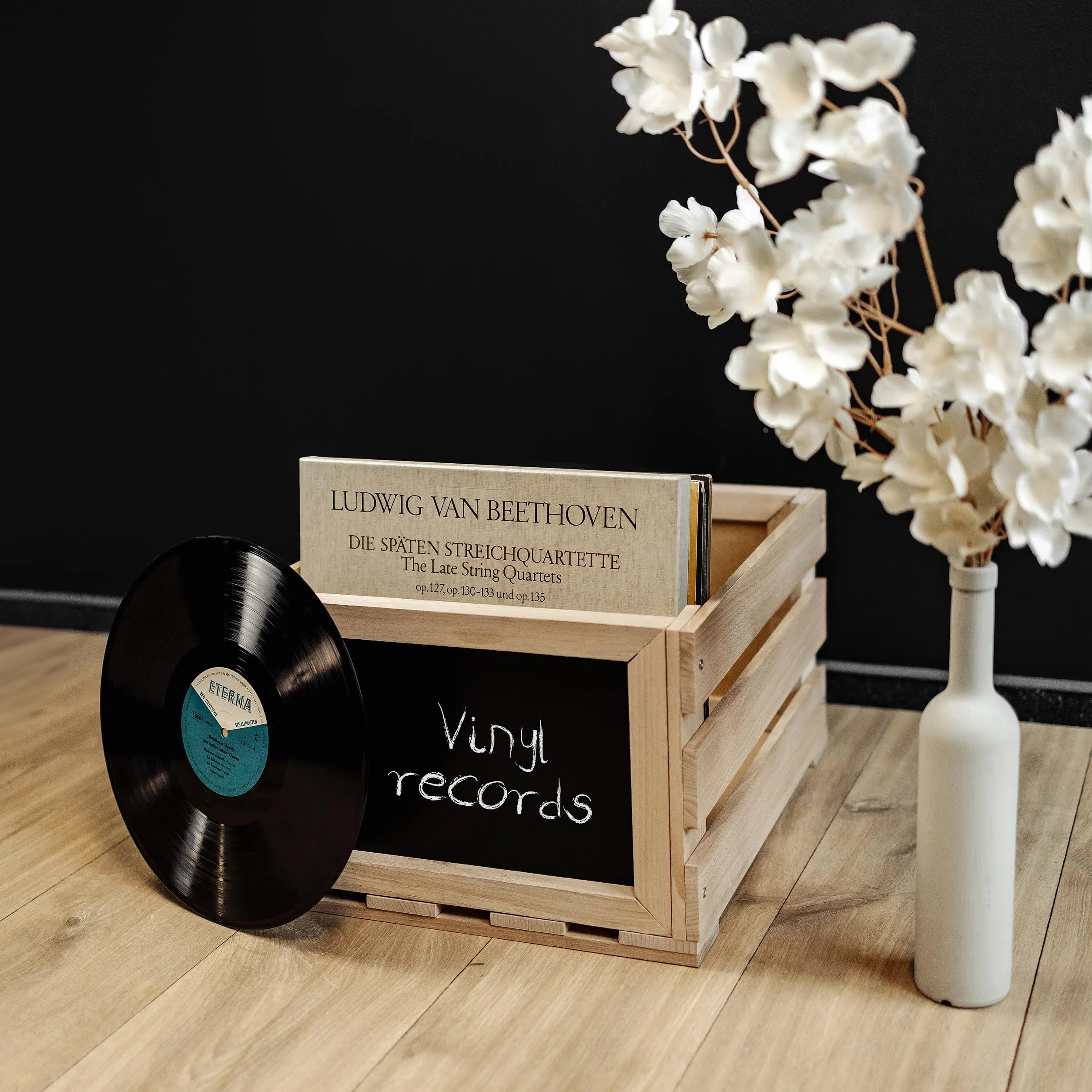 Creative DECO Caja de Madera para Discos de Vinilo con Pizarra | 80 discos | 46x36x25cm (+/-1cm) | Mueble Soporte Cajón Porta Vinilos | Madera de Haya | Cesta para Frutas, Verduras, Vino, Juguetes