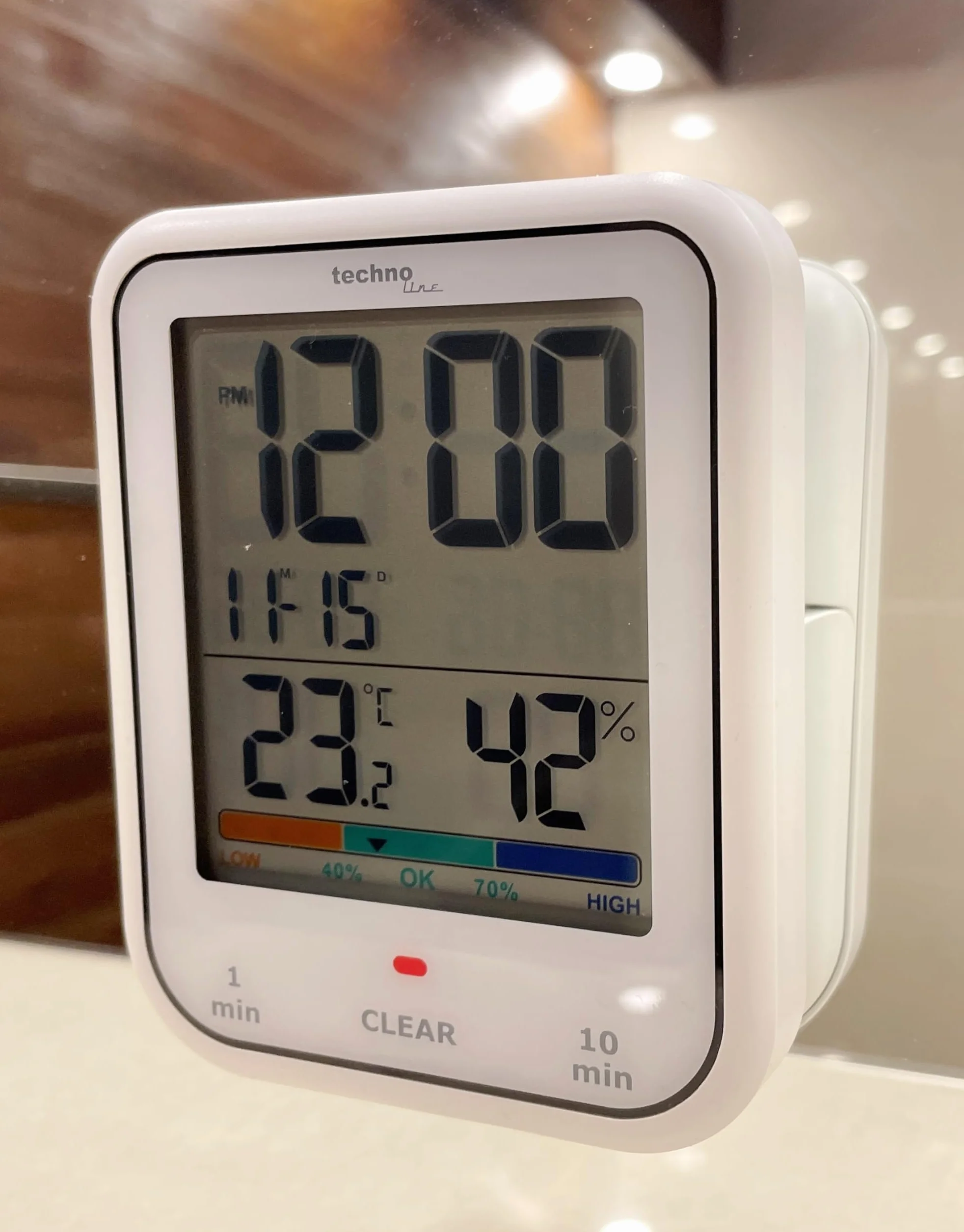 Technoline WT380 Reloj de Baño Digital con Higrómetro y Termómetro Resistente al Agua IP65