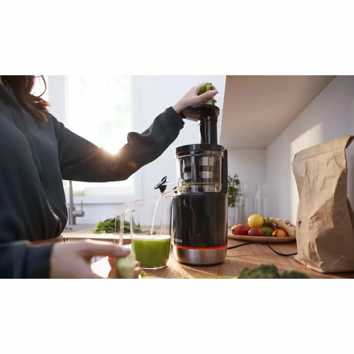 Bosch Extractor de jugos VitaExtract MESM731M prensado lento MixControl