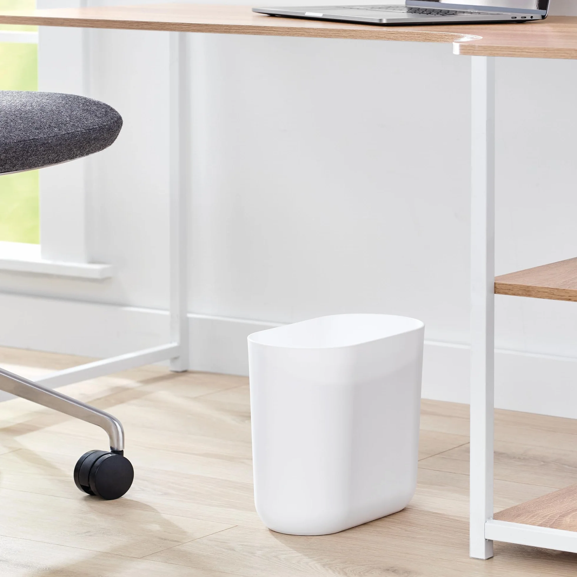 iDesign Cubo de basura baño cocina papelera pequeña plástico blanco 26.8x14x24.8 cm