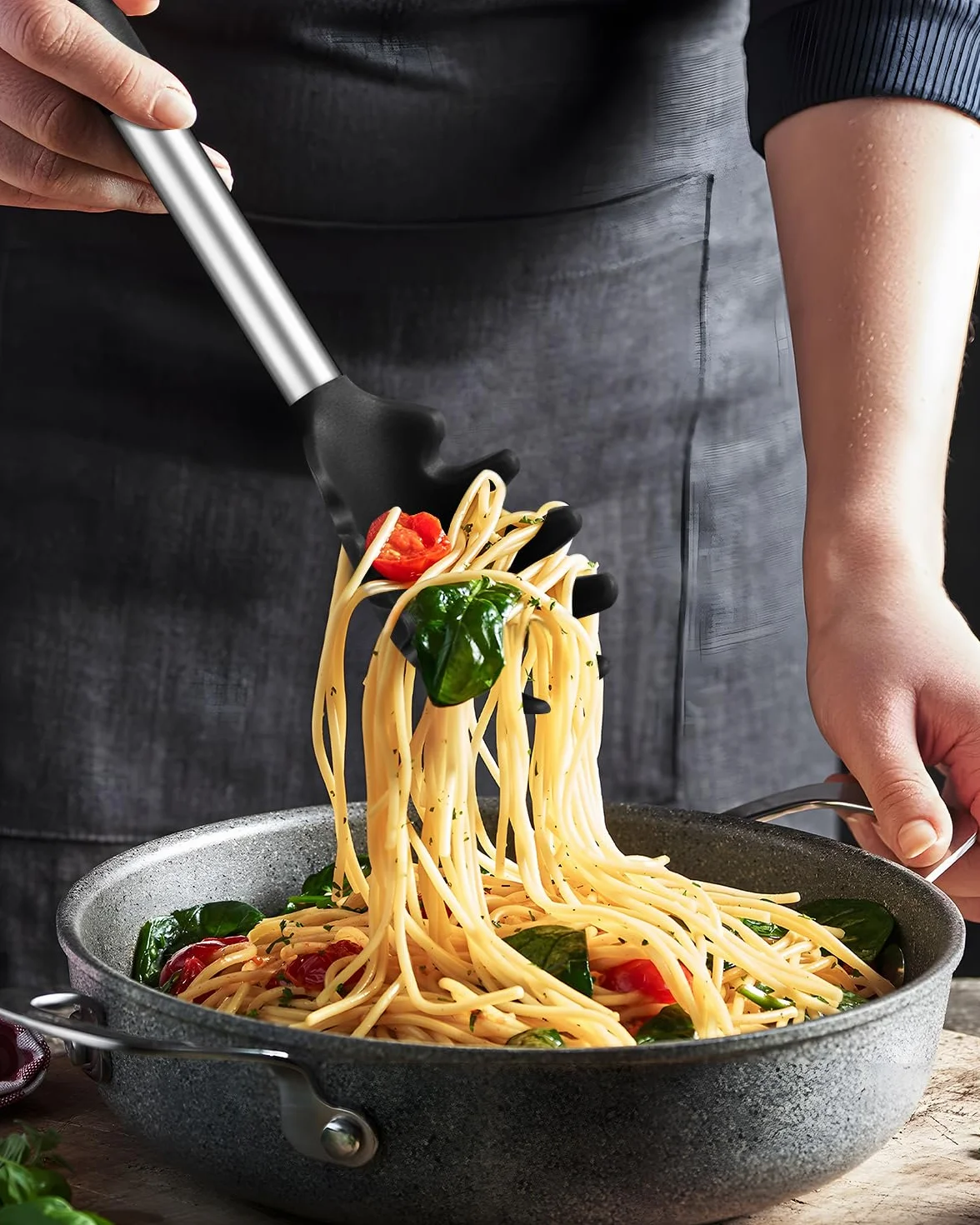 Cuchara de espagueti y pinza para pasta de silicona antiadherente con mango de acero inoxidable negro