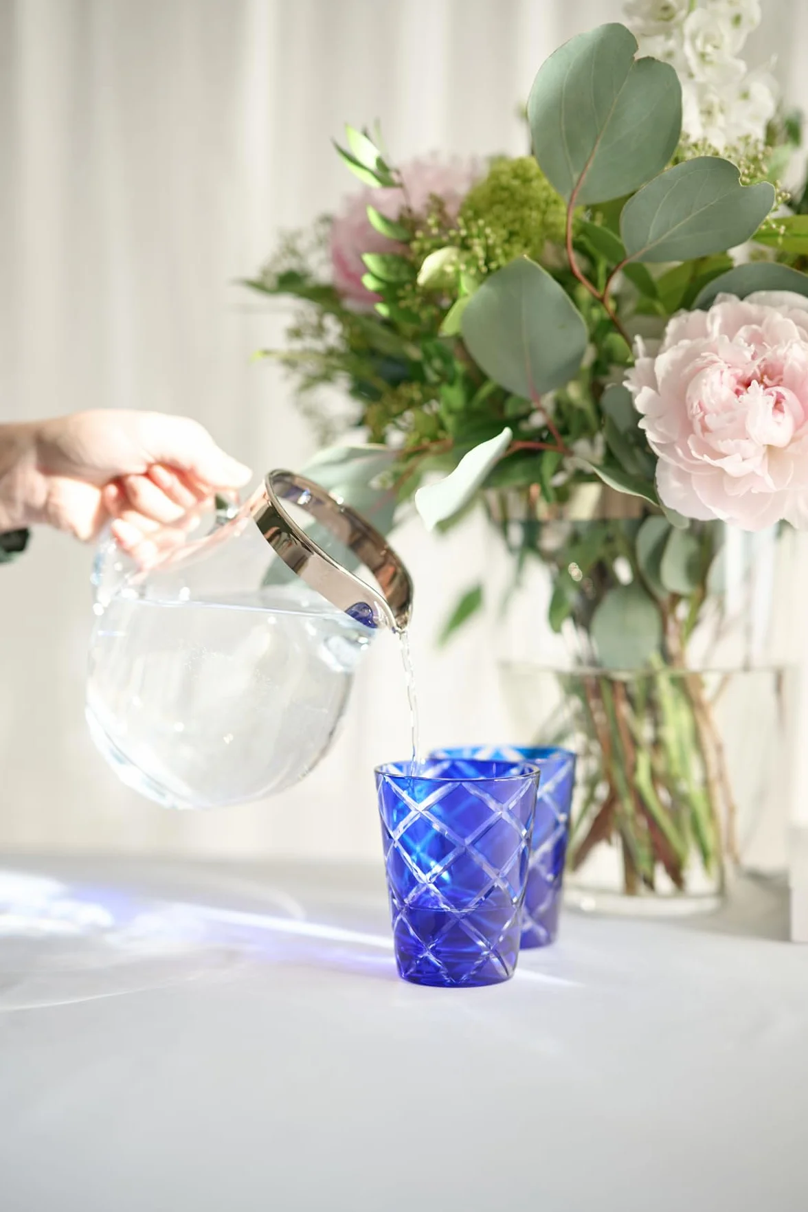 EDZARD Jarra Olivia, vidrio soplado con borde de platino, altura 16 cm, capacidad 1 litro, cántaro, jug, taza, pitcher, jarron, para agua, zumo, té helado