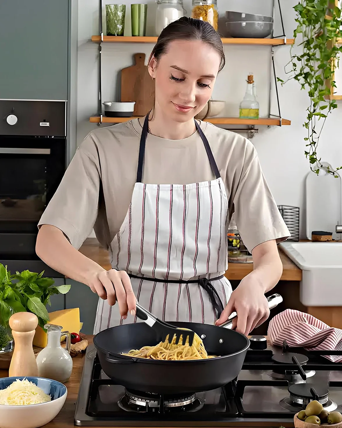 Cuchara de espagueti y pinza para pasta de silicona antiadherente con mango de acero inoxidable negro