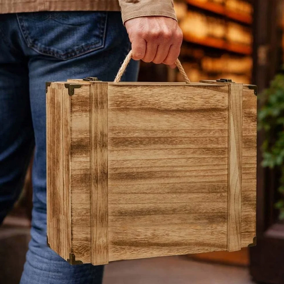 OKAFFAREFATTO MADDALONI 3 cajas de madera para cuatro botellas con asa y cierre de metal