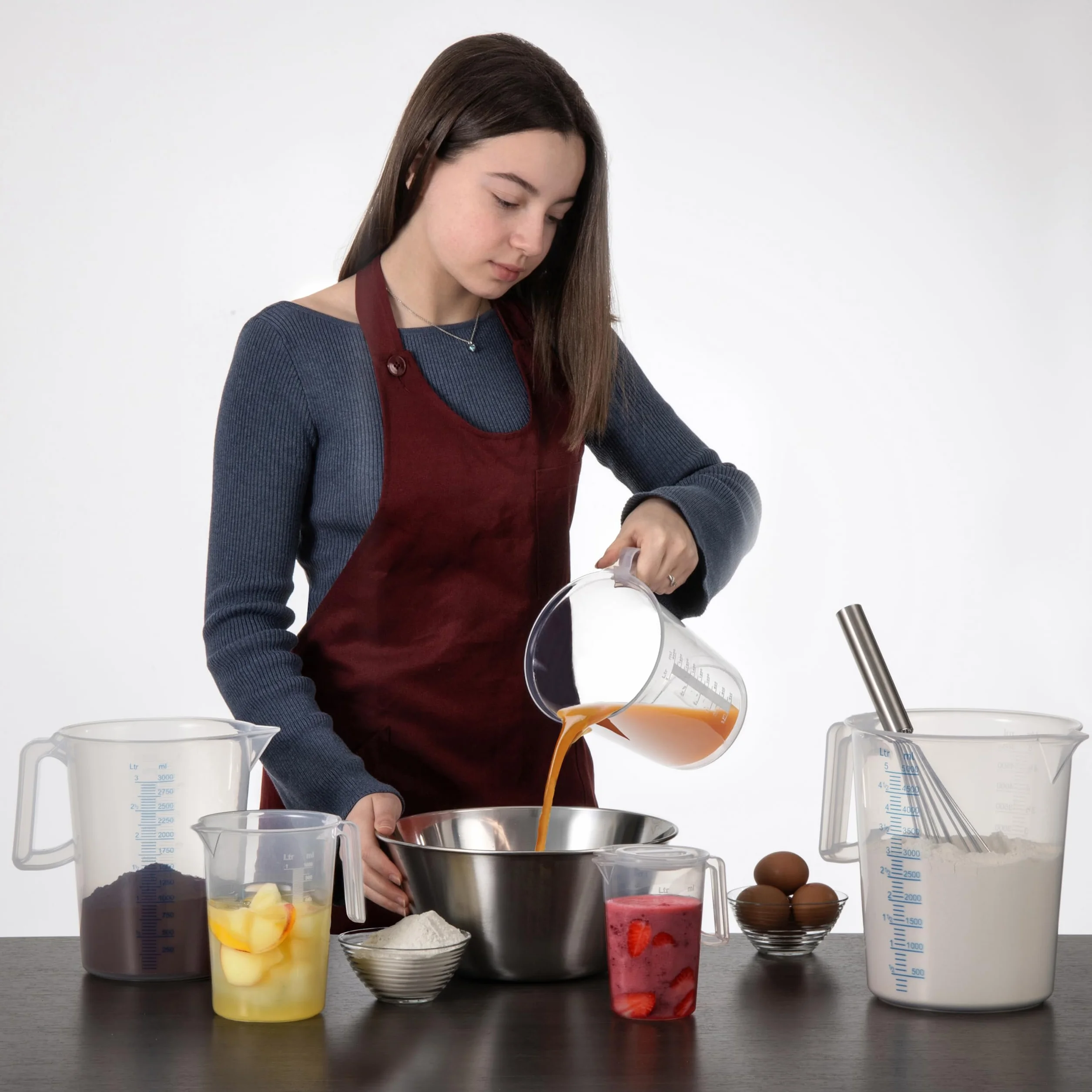 Jarra graduada profesional de plástico 2L con mango abierto PIAZZA para agua y líquidos alimentarios