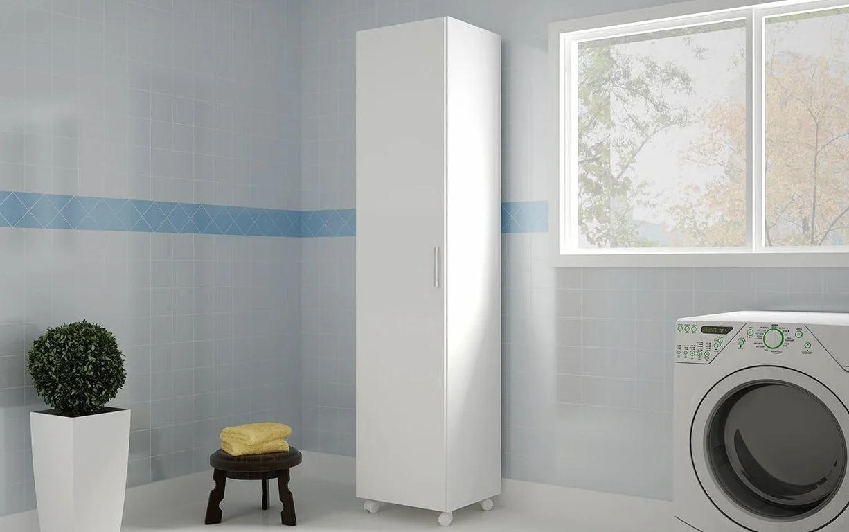 Armario Escobero Multiusos con Ruedas – 1 Puerta Reversible, Estantes y Espacio para Escoba y Fregona – Blanco, 183x42x41 cm – Mueble Auxiliar para Lavadero, Trastero o Cuarto de Limpieza