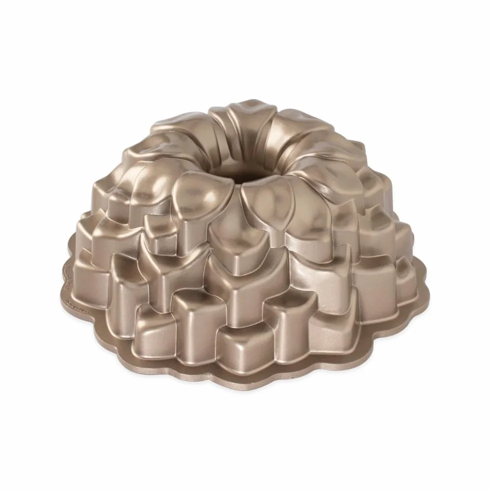 Nordic Ware 87537 - Blossom Bundt Molde, 2.4 L, 1unidad, modelo surtido (marrón y plata)