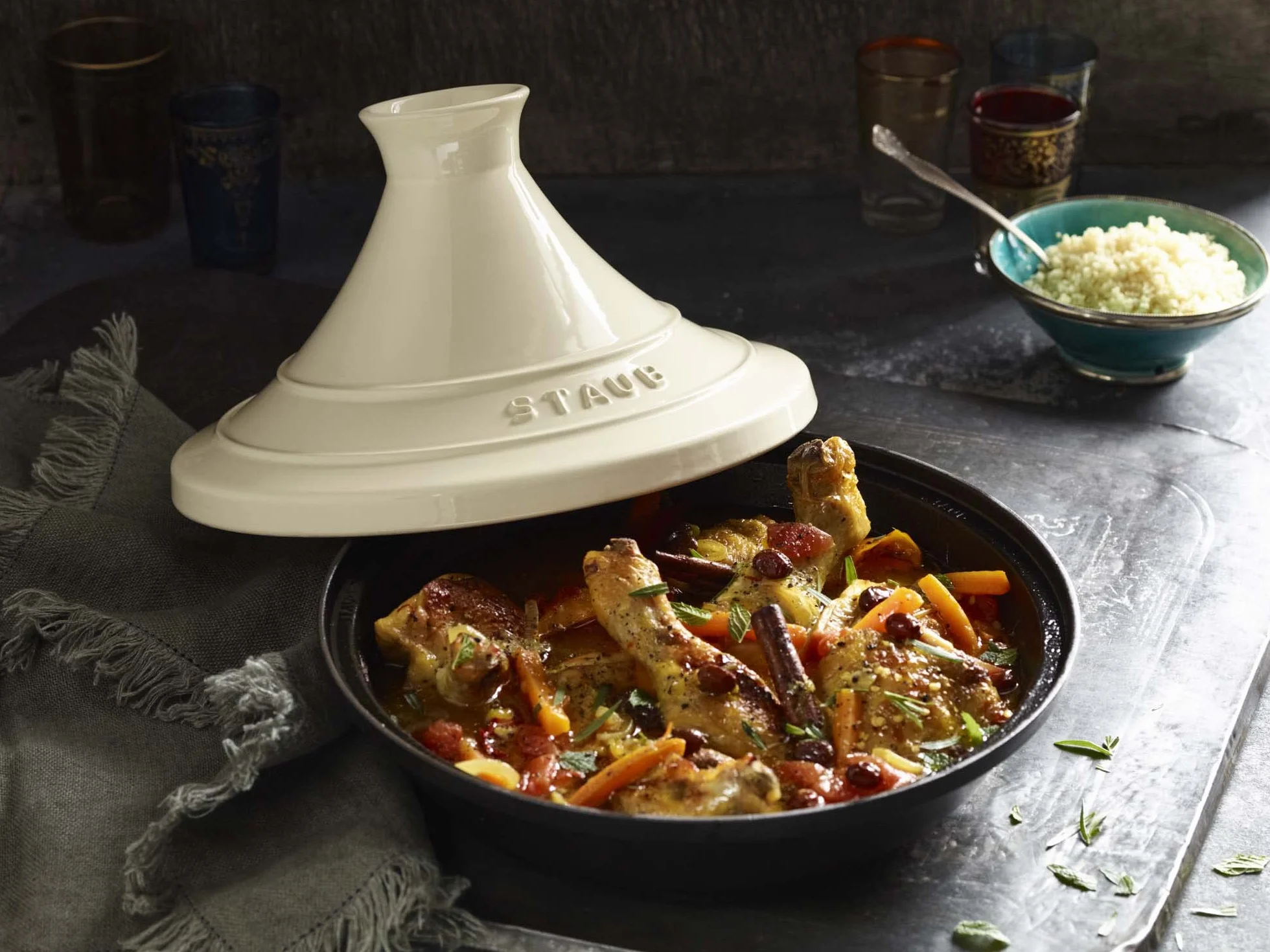 Staub Tajine Alrededor hierro fundido Crema de color 1pieza(s) - Plato (Alrededor, hierro fundido, Crema de color, 20 cm, 1,6 kg, 1 pieza(s))