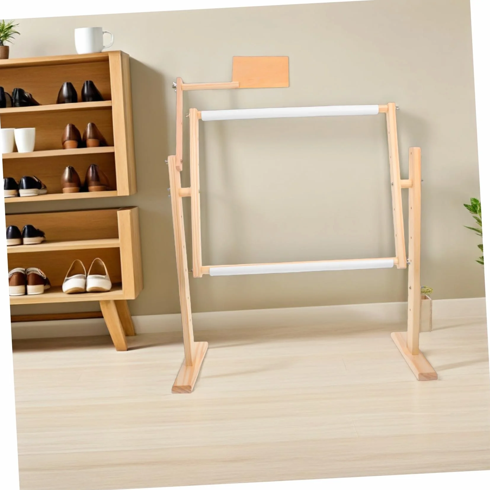 Bastidor de Bordado de Madera Ajustable y Giratorio 360° | 1 Juego, Tono Beige, Diseño de Altura Regulable, para Aro de Punto de Cruz en Estudios y Talleres