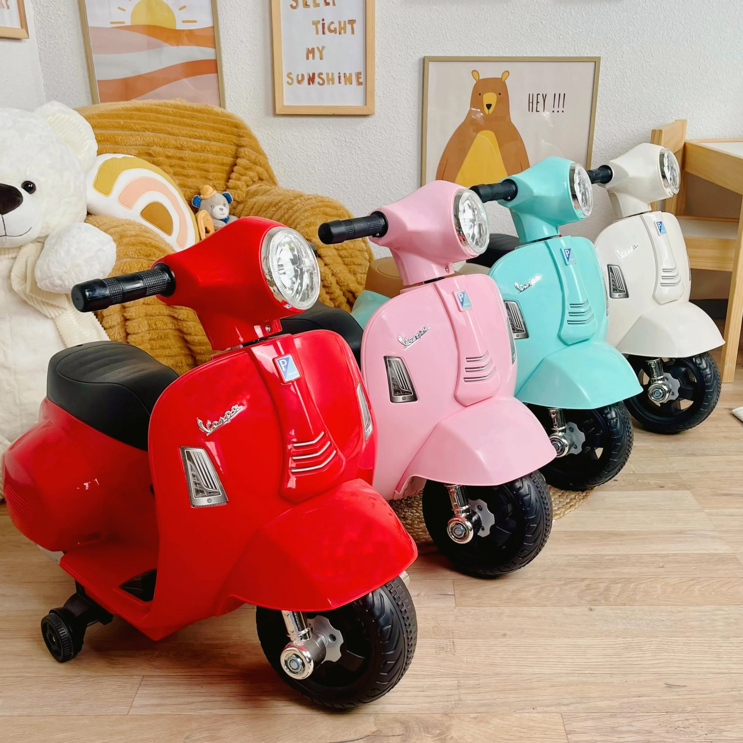 Turbo Challenge - Vespa GTS - Portador Eléctrico - 119151 - Scooter - Verde Agua - Listo para Rodar - Máximo 25Kg - Plástico - Baterías Recargables - A Partir de 24 Meses