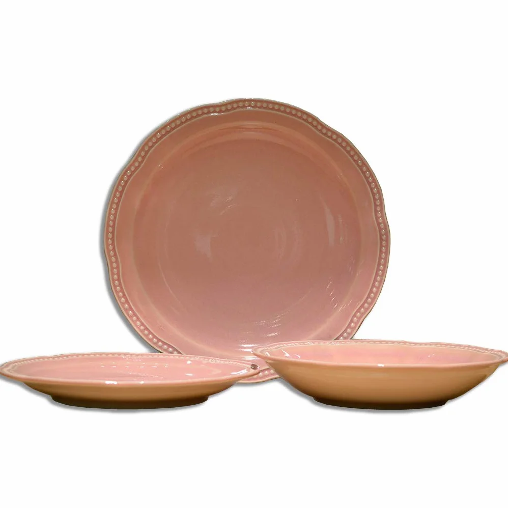 Vajilla Florencia Color Rosa Formada por 18 Piezas: 6 Platos Hondos, 6 Platos Llanos y 6 Platos Postre. Fabricada en gres vitrificado con esmalte brillante.