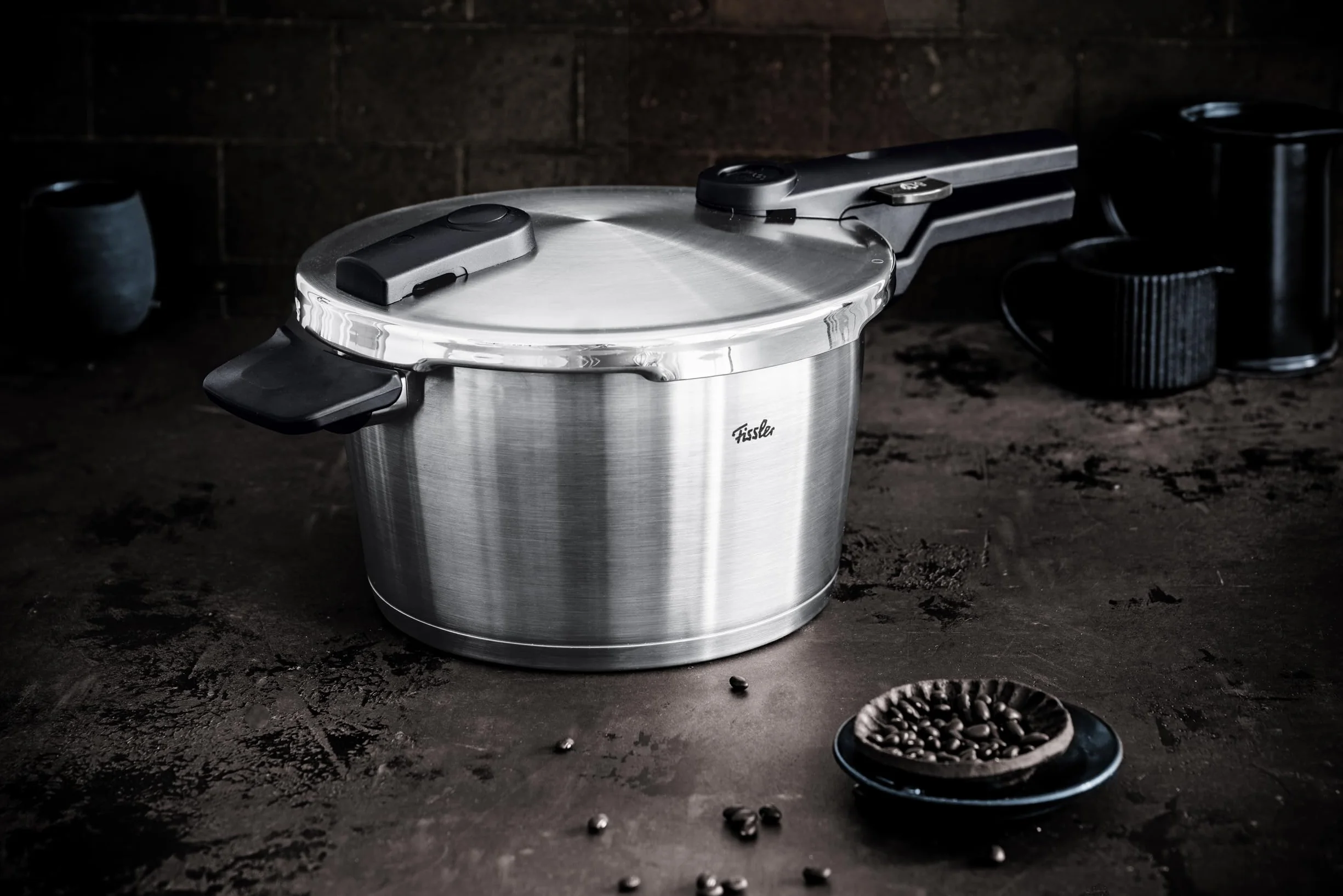 Fissler Vitaquick Premium - Juego de 2 ollas a presión (22 cm, olla a presión de 4,5 L + sartén a presión de 2,5 L, diámetro de 2,5 L, 2 niveles de cocción, fabricado en Alemania, inducción)