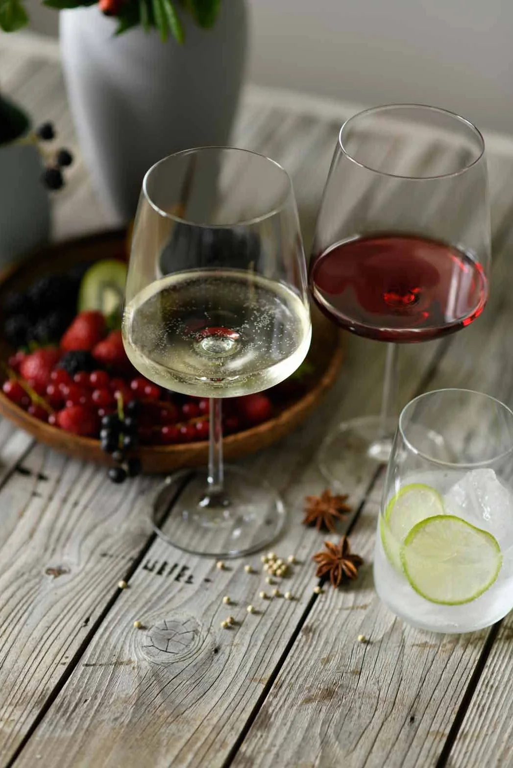Zwiesel Glas Vivid Senses - Juego de copas de vino y agua (8 piezas, en caja de regalo, copa de vino afrutada y fina, 535 ml, vaso multiusos de 500 ml, apto para lavavajillas)