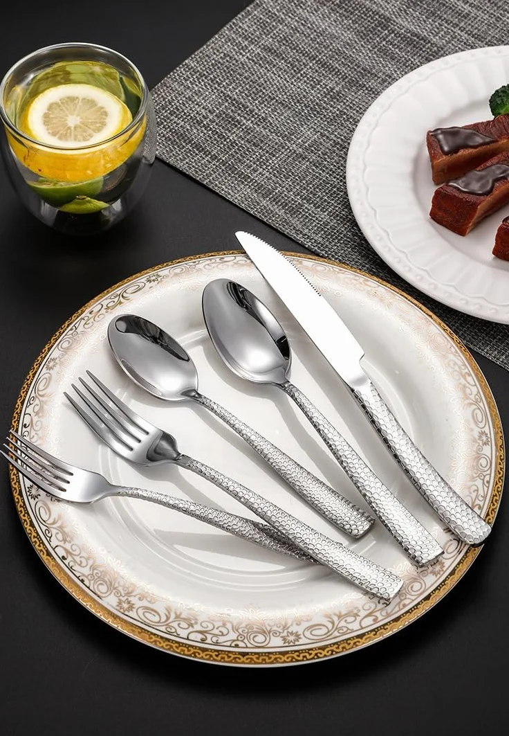 Cubiertos Acero Inoxidable 18/0 Martillado Dorado 4 Juegos | Cuchillo de mesa tenedor cuchara y cuchillo para carne con mango con diseño de serpiente